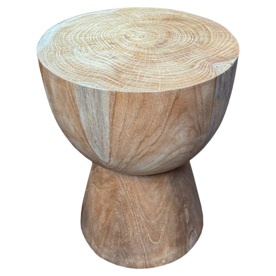 Table d'appoint ronde en bois de teck, finition Nature, moderne et organique