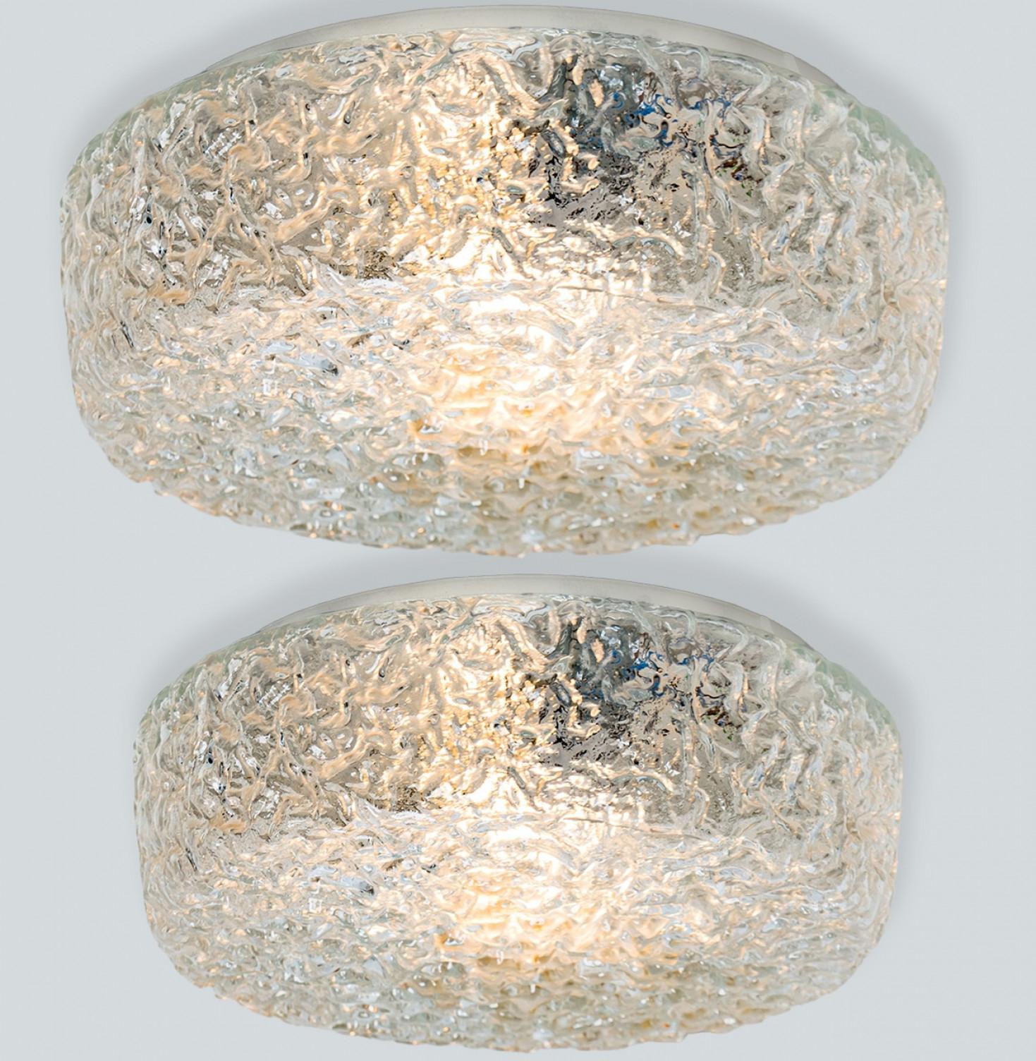 Mid-Century Modern Appliques en verre texturé rond, Allemagne en vente