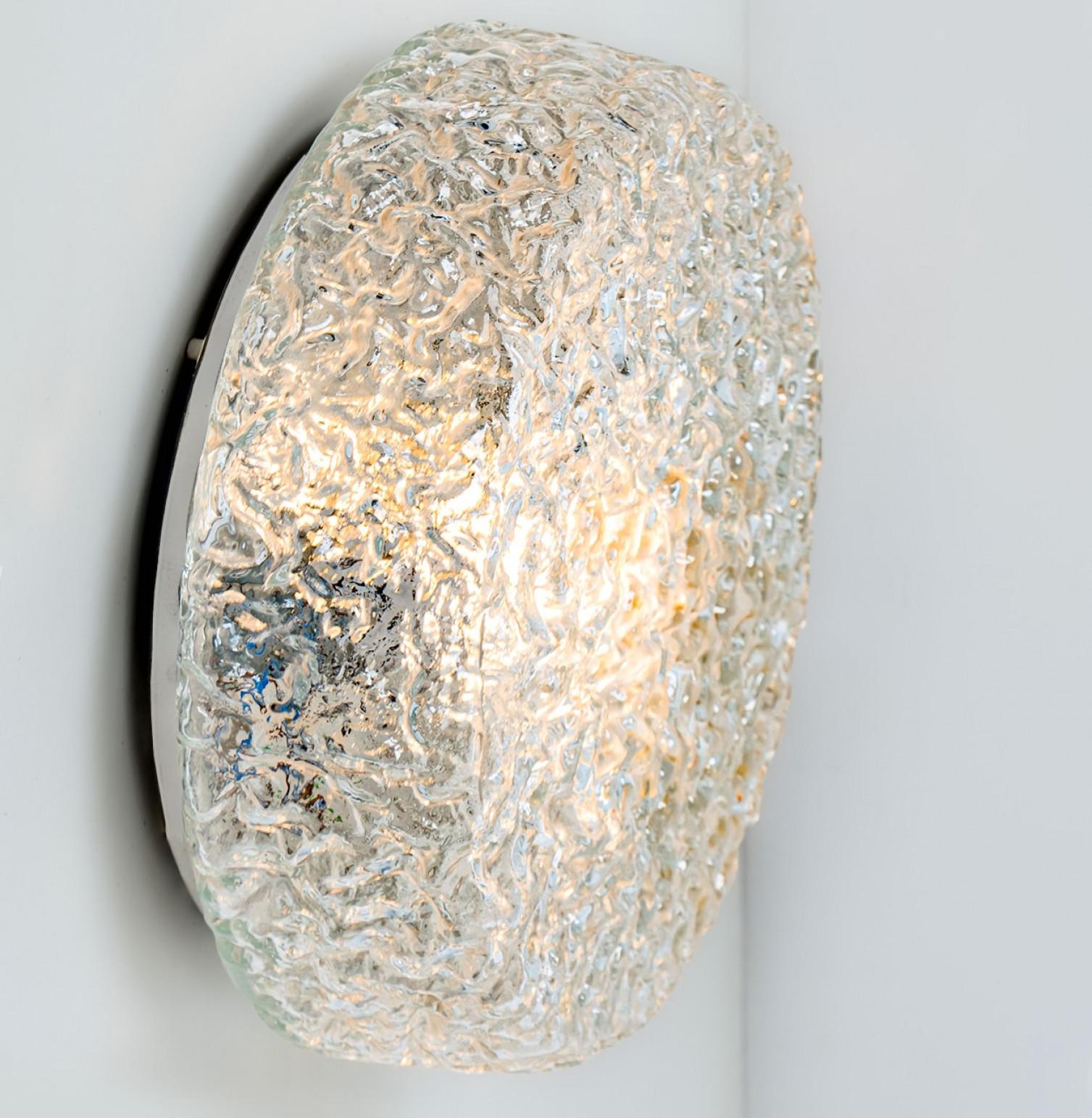 Laiton Appliques en verre texturé rond, Allemagne en vente