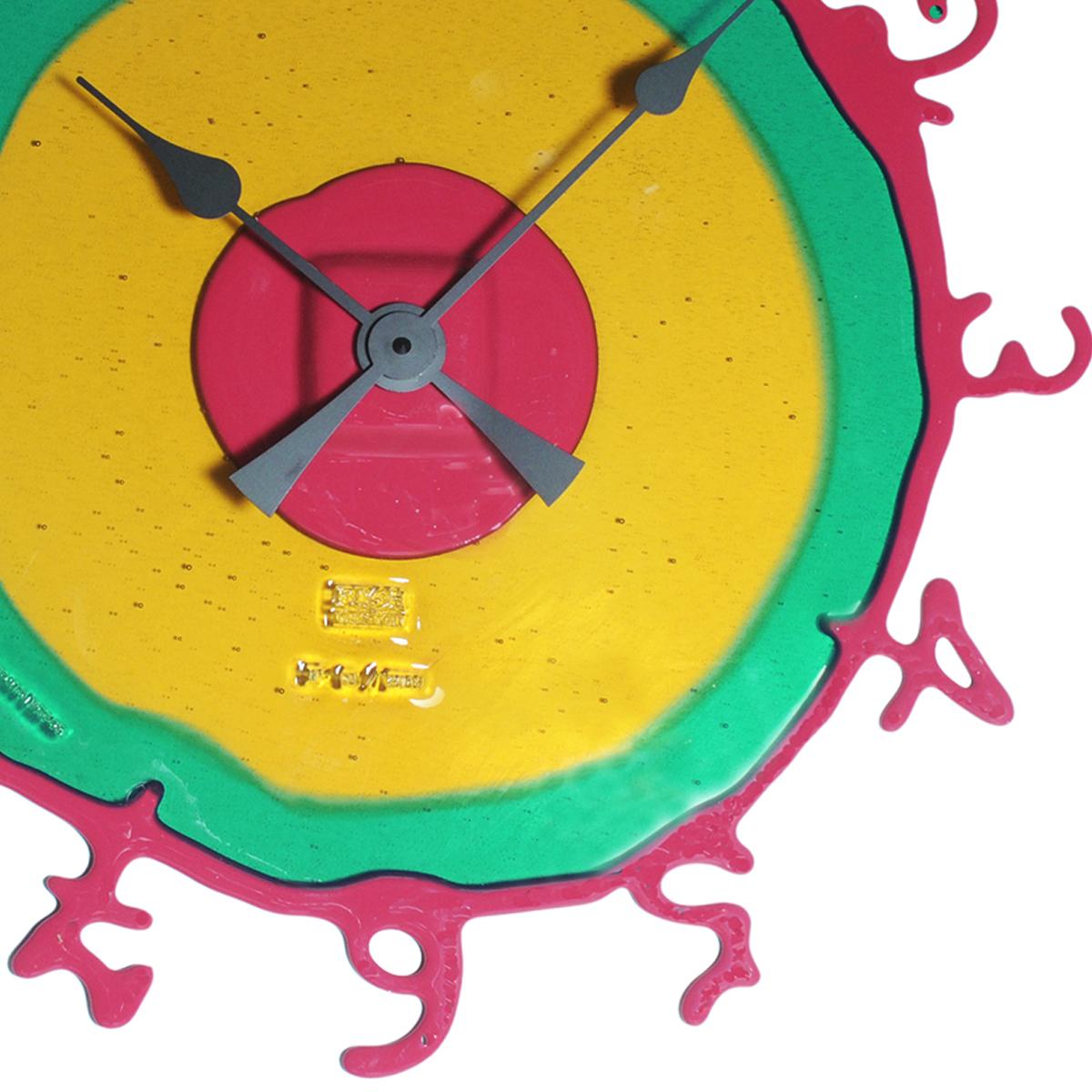 Runde Uhr „The Clock“, groß in klarem Bernstein und Grün, mattem Fuchsia von Gaetano Pesce (Italienisch) im Angebot