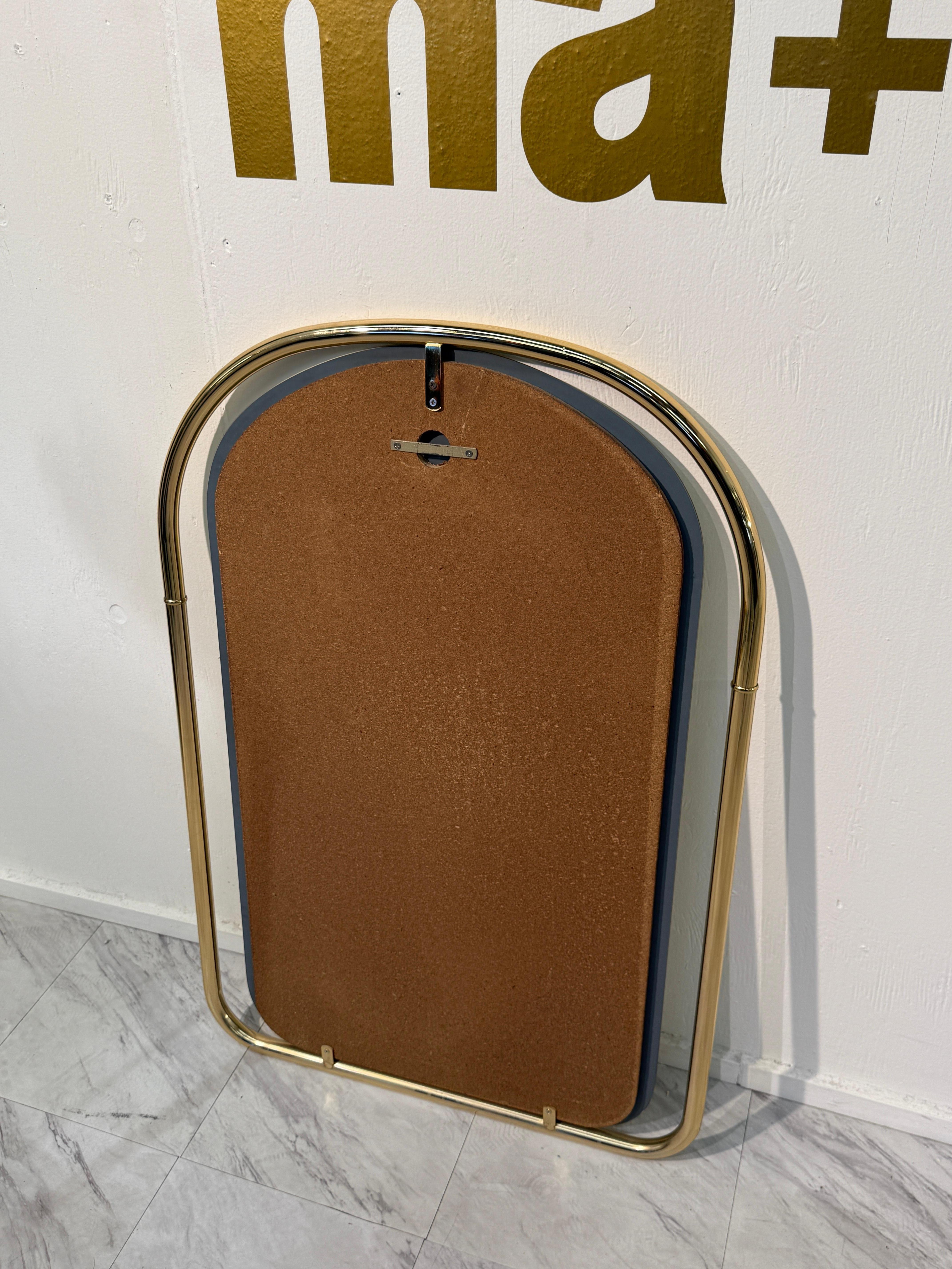 Espejo de pared vintage redondo con marco de latón Años 60 en venta 1