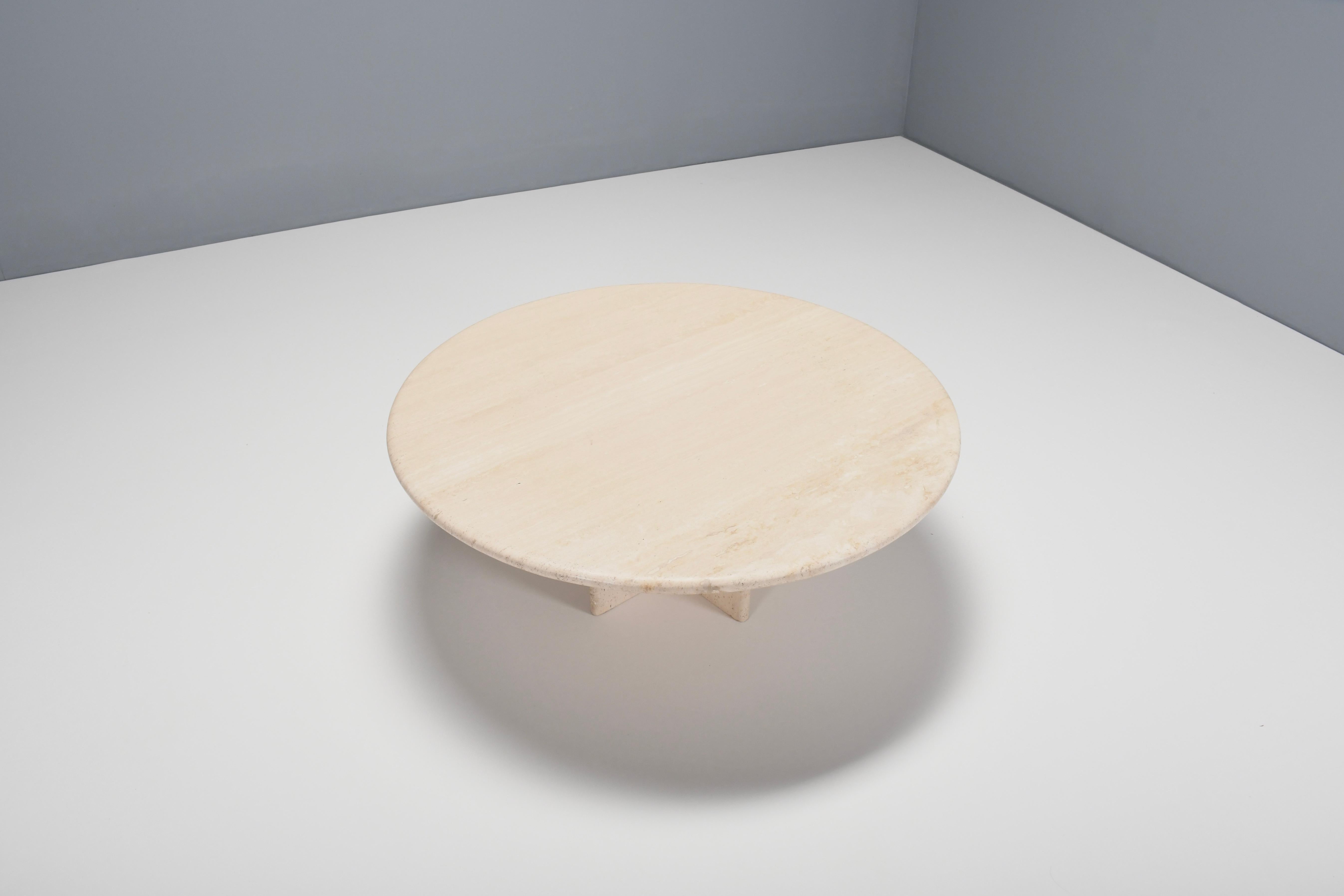Round Travertine Coffee Table, Italy 1970s In Excellent Condition In Echt, NL