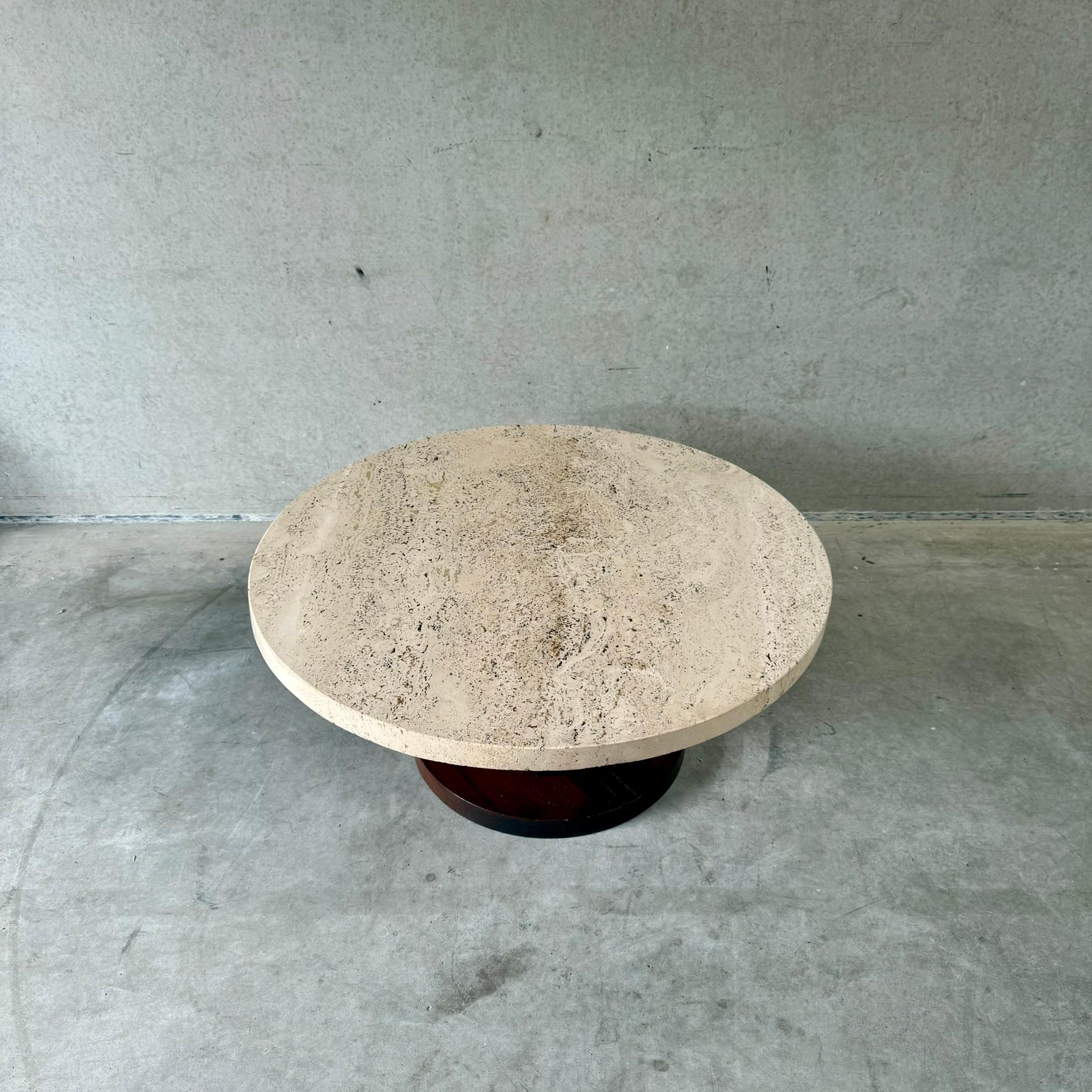 Round Travertine Coffee Table With Oak Veneer Base, Italy 1970 For Sale 6