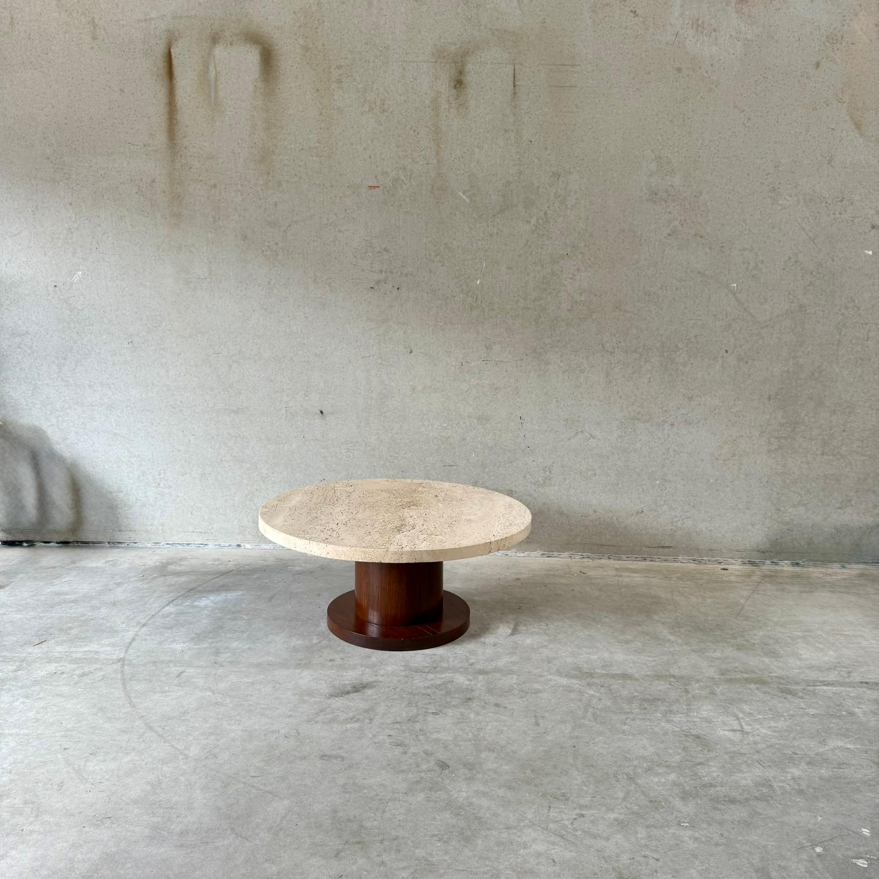 Late 20th Century Round Travertine Coffee Table With Oak Veneer Base, Italy 1970 For Sale