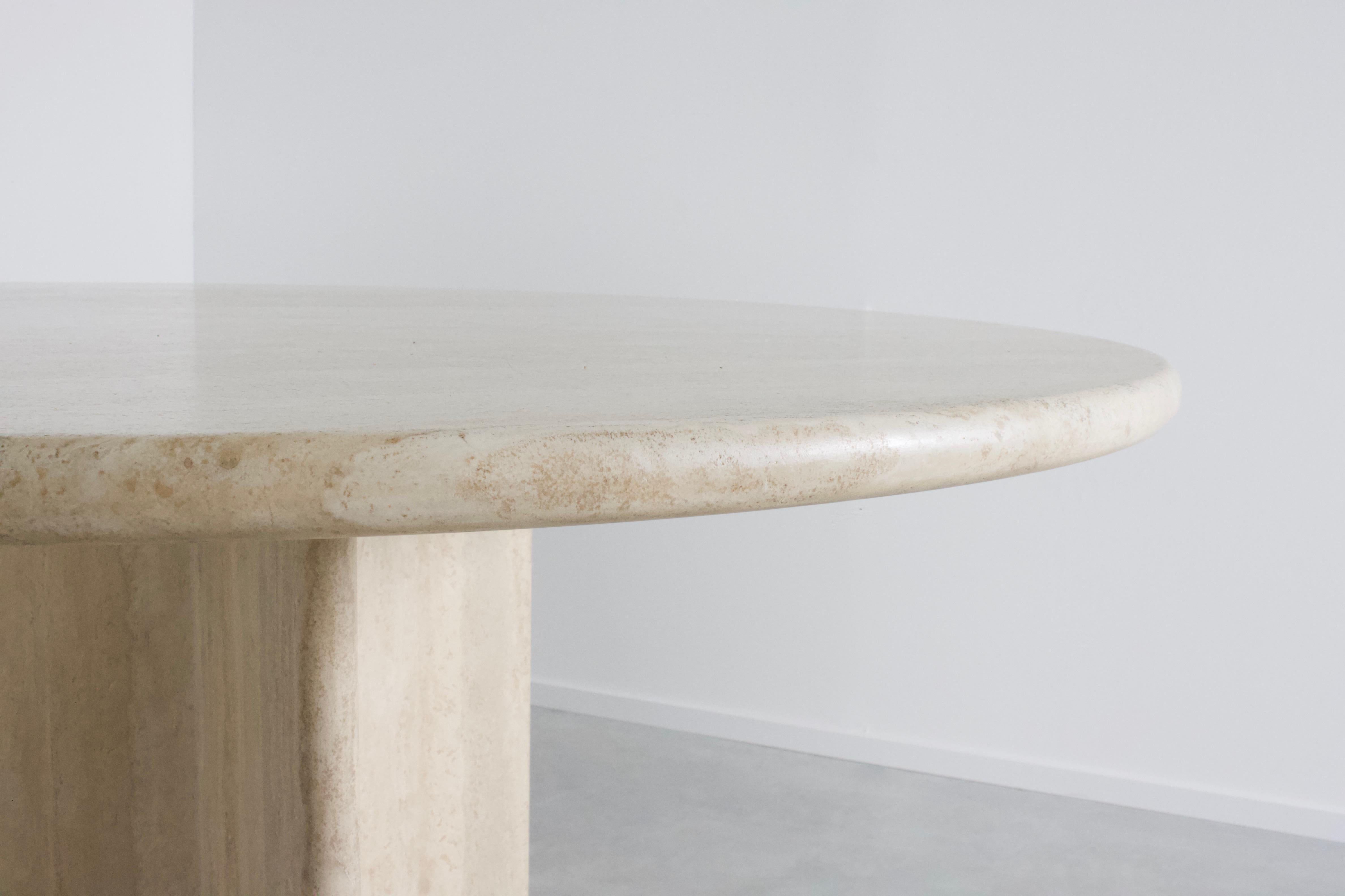 Round Travertine Dining Table, 1970s In Excellent Condition In Echt, NL