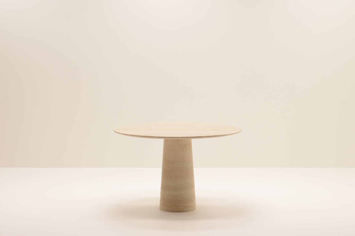 Mid-Century Modern Round Travertine Dining Table Made in Italy, 70s