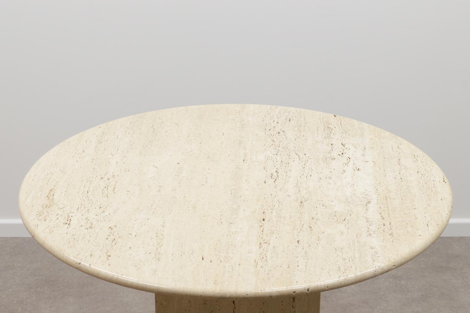 Round Travertine Dining Table Made in Italy In Good Condition In Landgraaf, NL