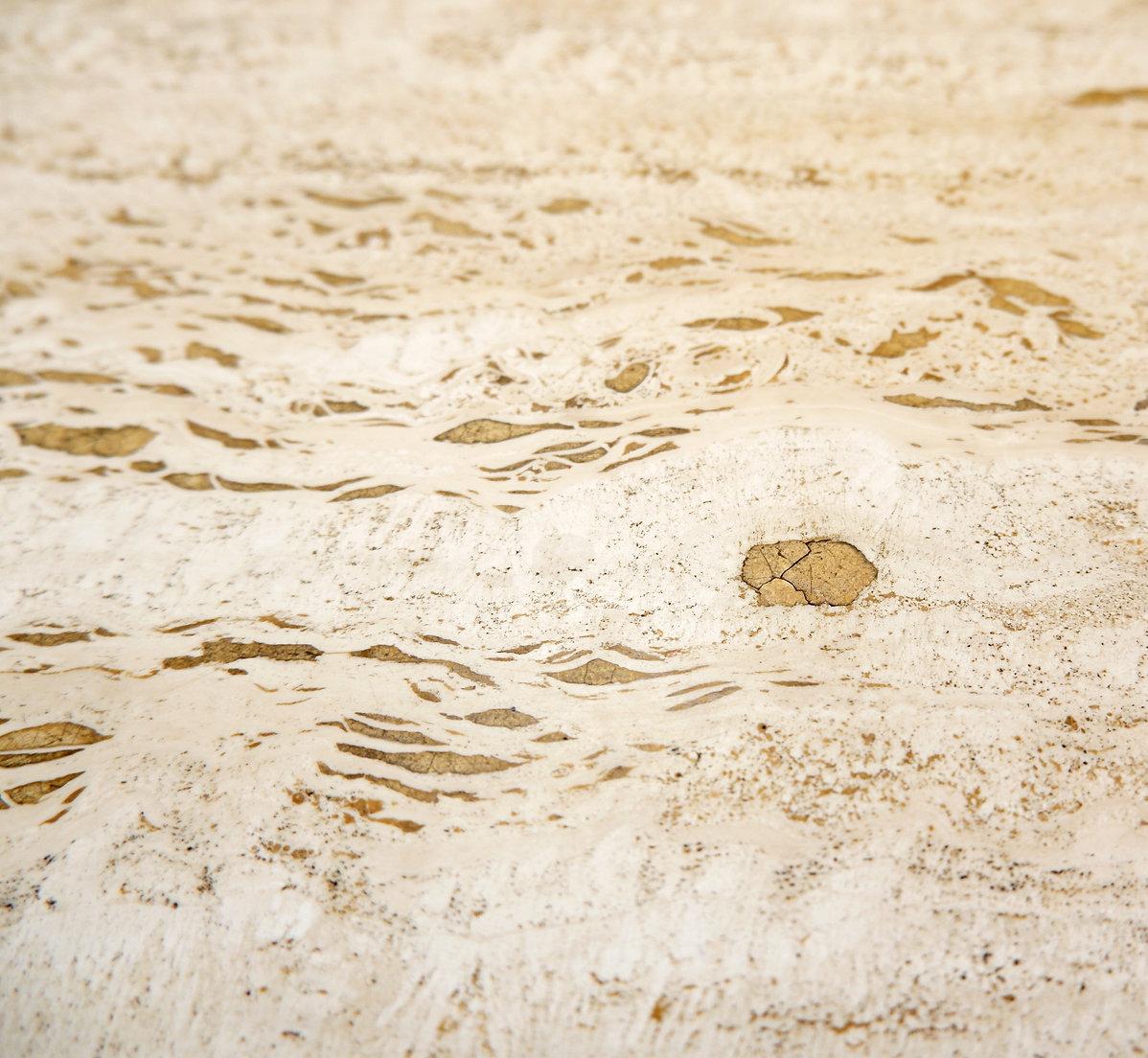 20th Century Round travertine dining table with chrome base, 1970s - Ø120cm For Sale