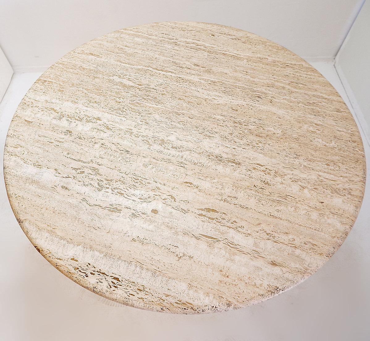 Round travertine dining table with chrome base, 1970s - Ø120cm For Sale 1