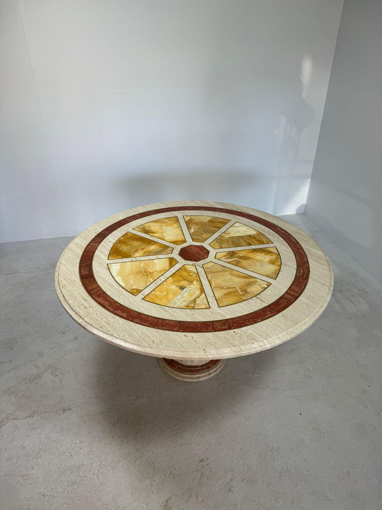 Round travertine diningtable with yellow marble and brass inlay For Sale 7