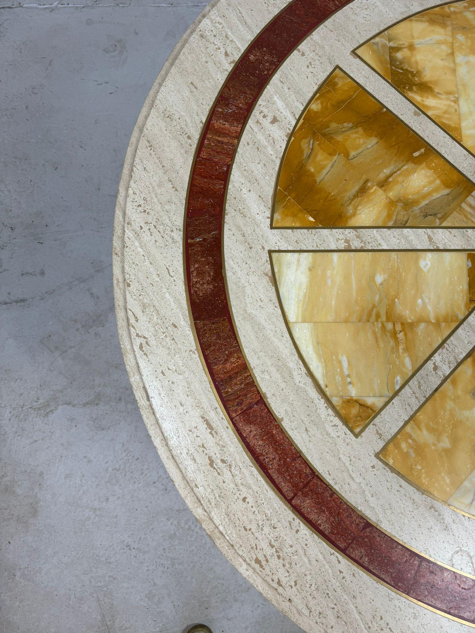 Late 20th Century Round travertine diningtable with yellow marble and brass inlay For Sale