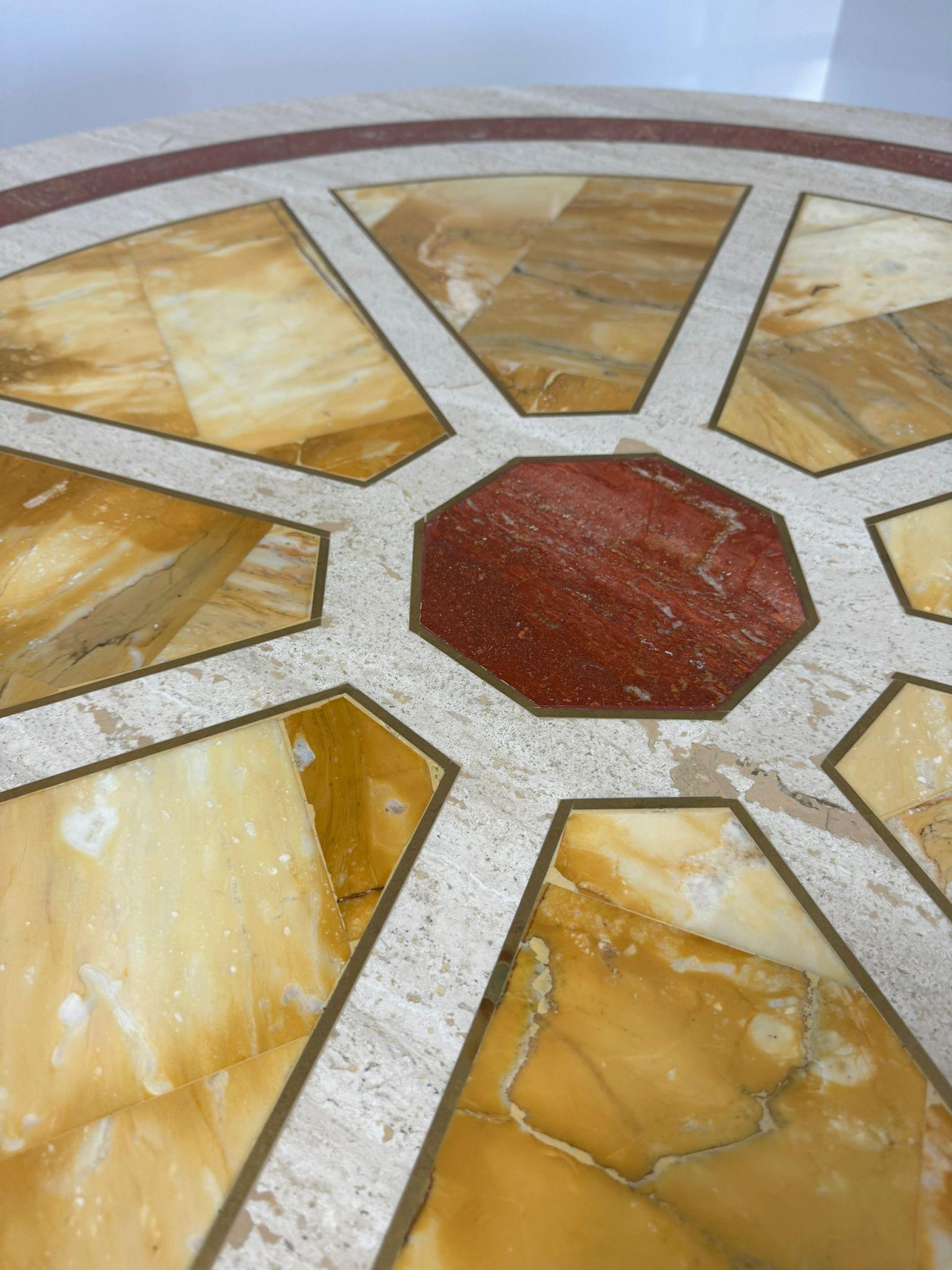 Round travertine diningtable with yellow marble and brass inlay For Sale 2