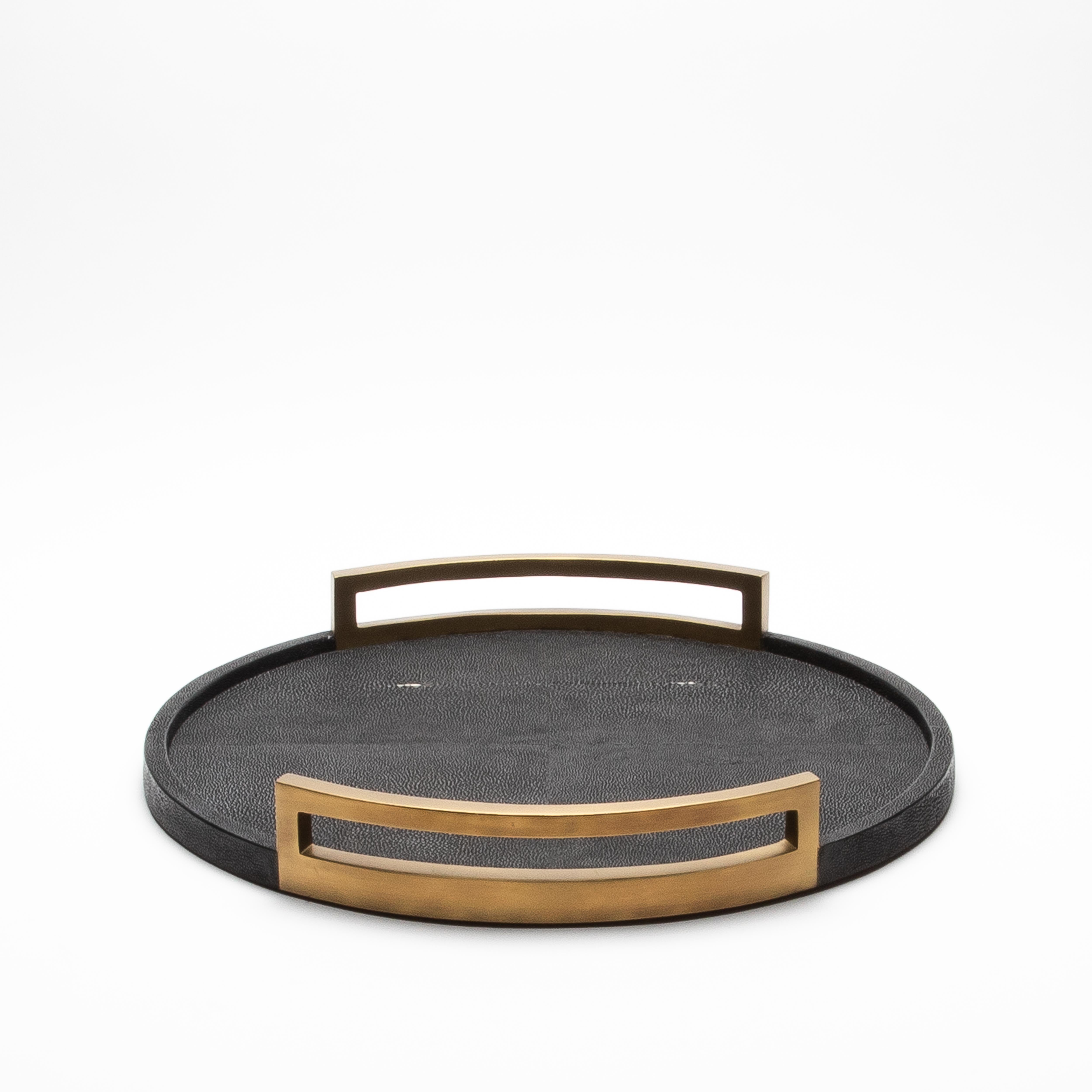 Plateau rond en galuchat noir avec laiton patiné bronze par R&Y Augousti en vente 3