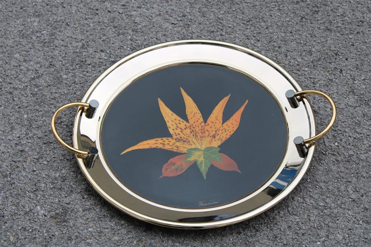 Late 20th Century Round Tray in Golden Brass with Black Background and Real Leaves Made in Italy For Sale