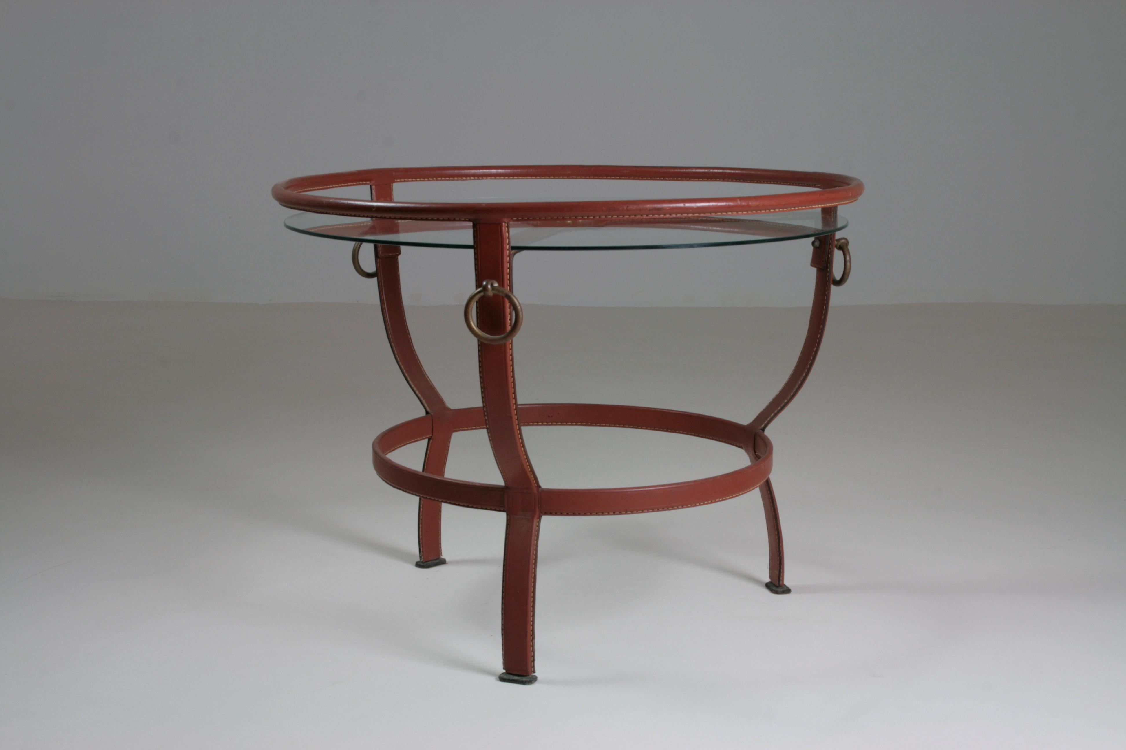 Runder dreibeiniger Couchtisch aus braunem Leder von Jacques Adnet , 1950er Jahre im Angebot 2