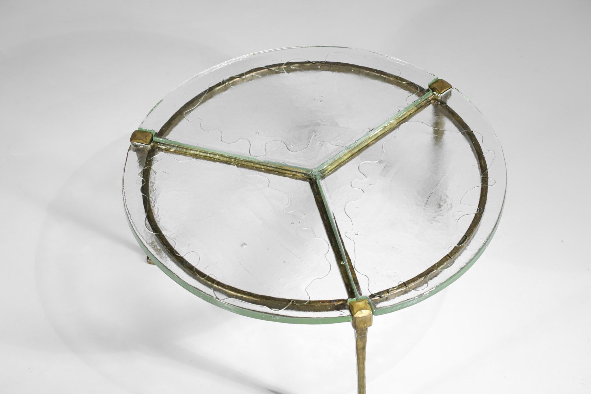 Round Tripod Coffee Table in Gilt Bronze and Glass by Lothar Klute, F395 In Good Condition In Lyon, FR
