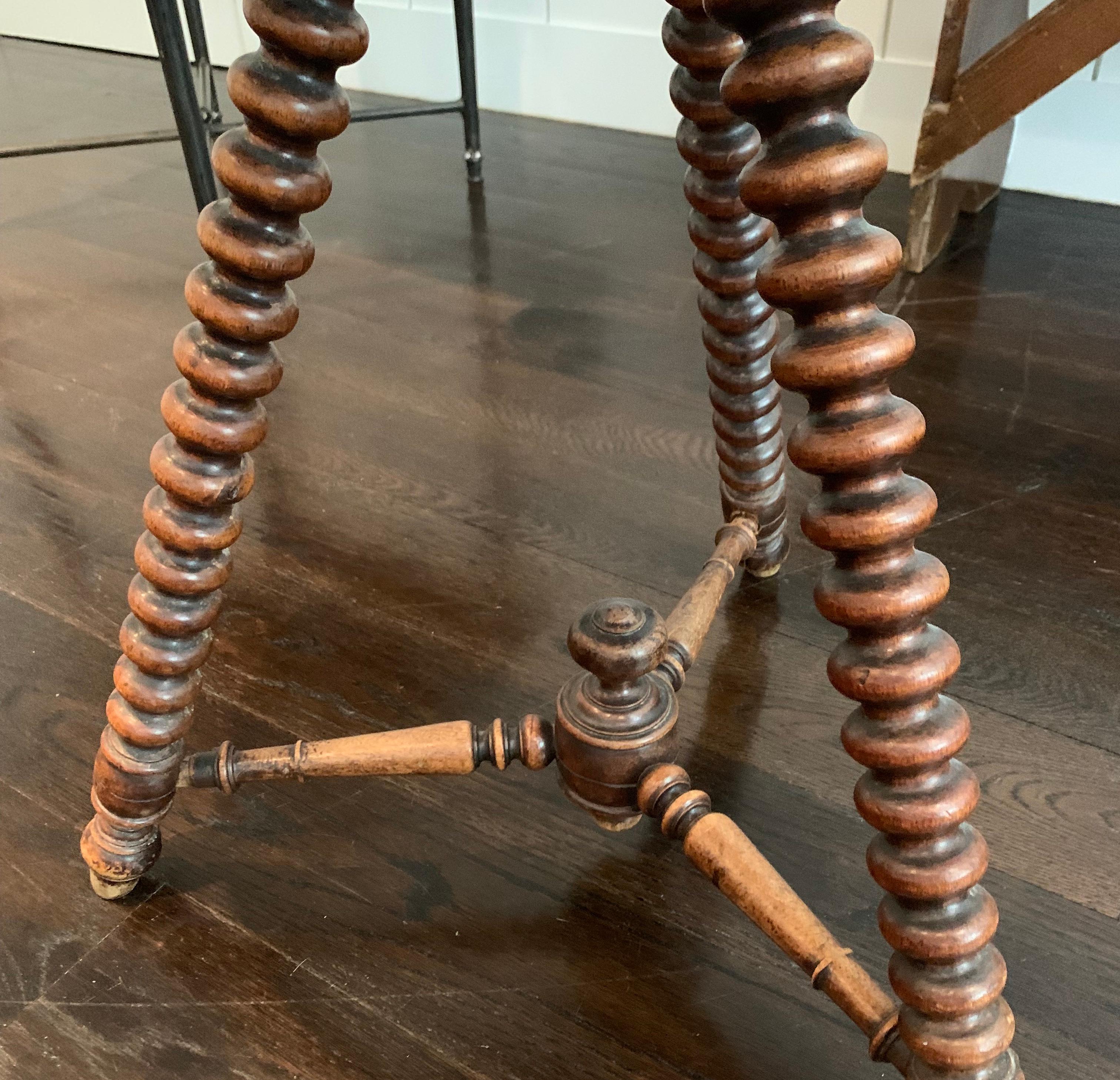20th Century Round Turned Leg Table With Knotted Legs