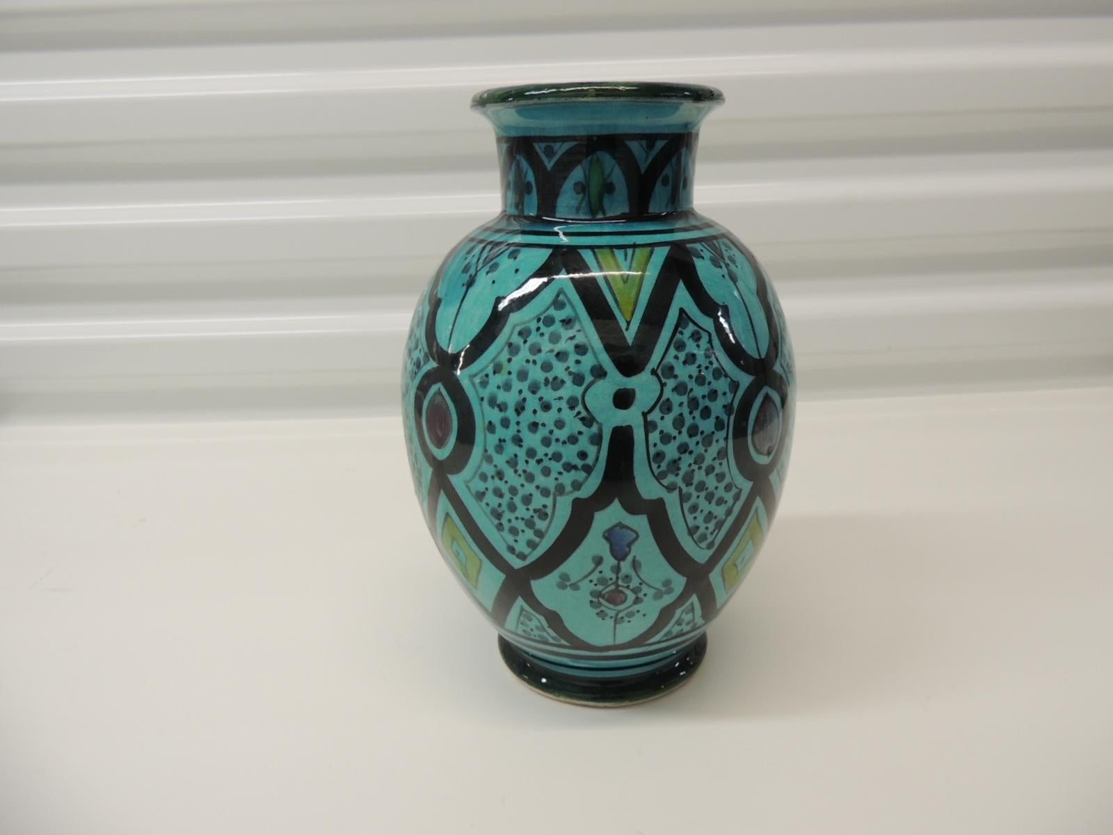 Marokkanische Deko-Vase aus Terrakotta in Türkis und Schwarz (Maurisch)