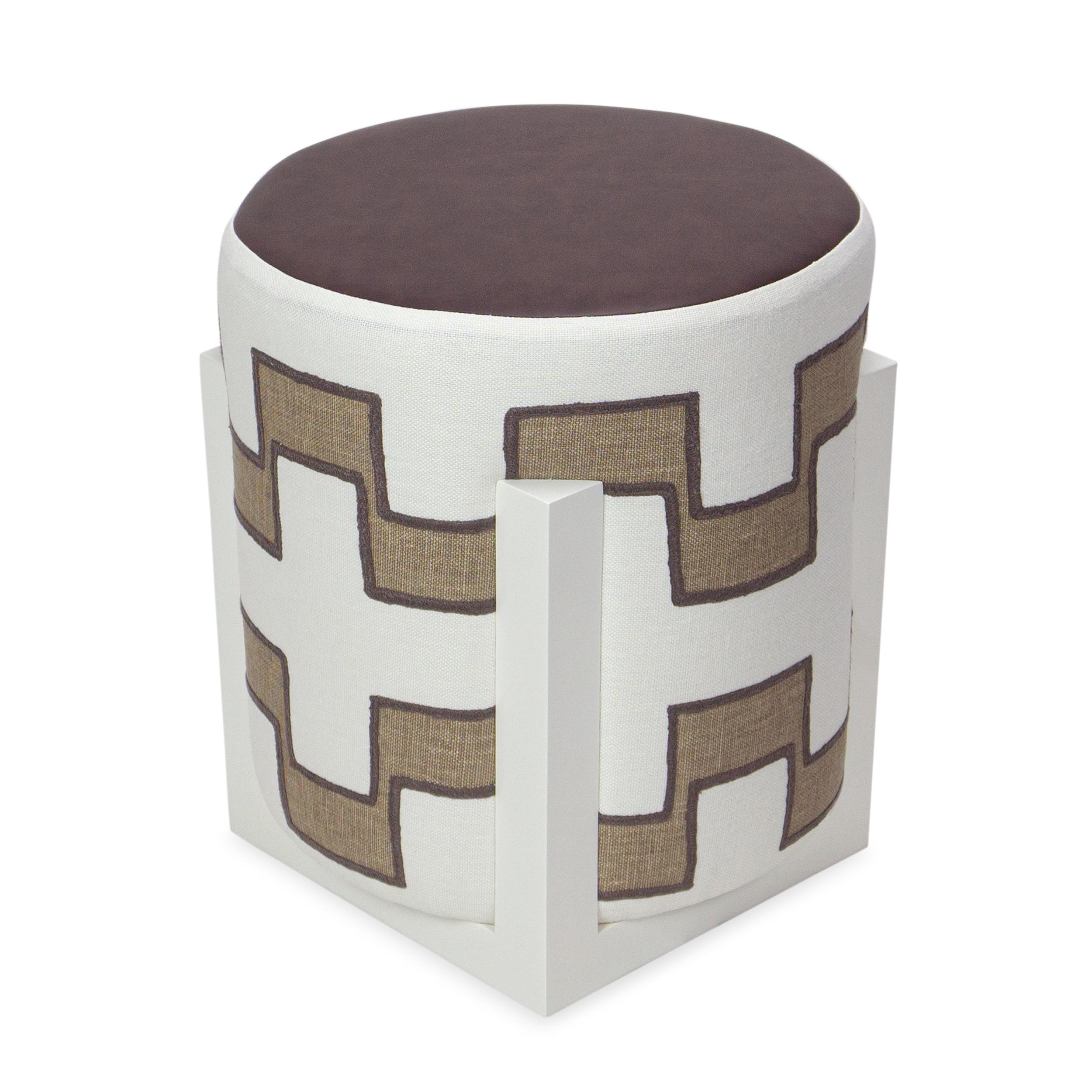 Moderne Pouf rond avec base en bois laqué et lin géométrique Boho en vente