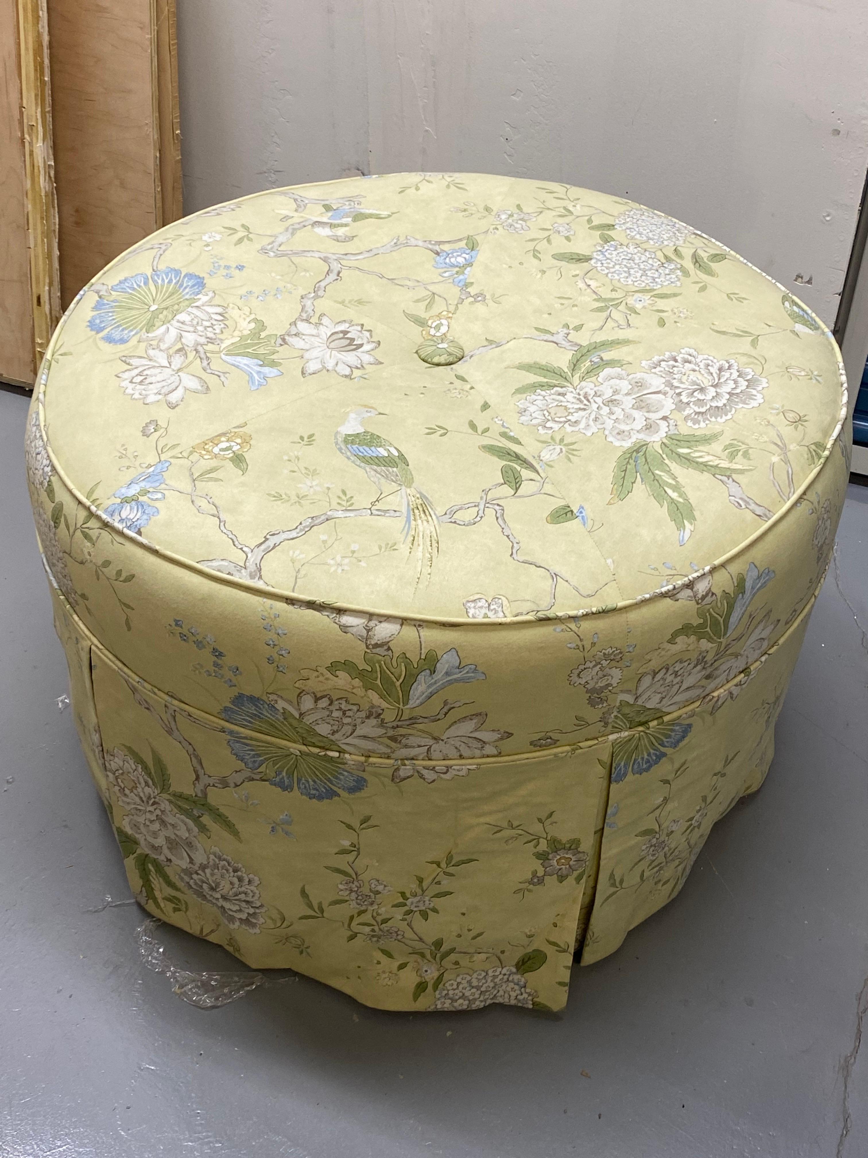 Round Upholstered Pouf Ottoman in Yellow Chinoiserie Cotton Fabric In Good Condition For Sale In Southampton, NY