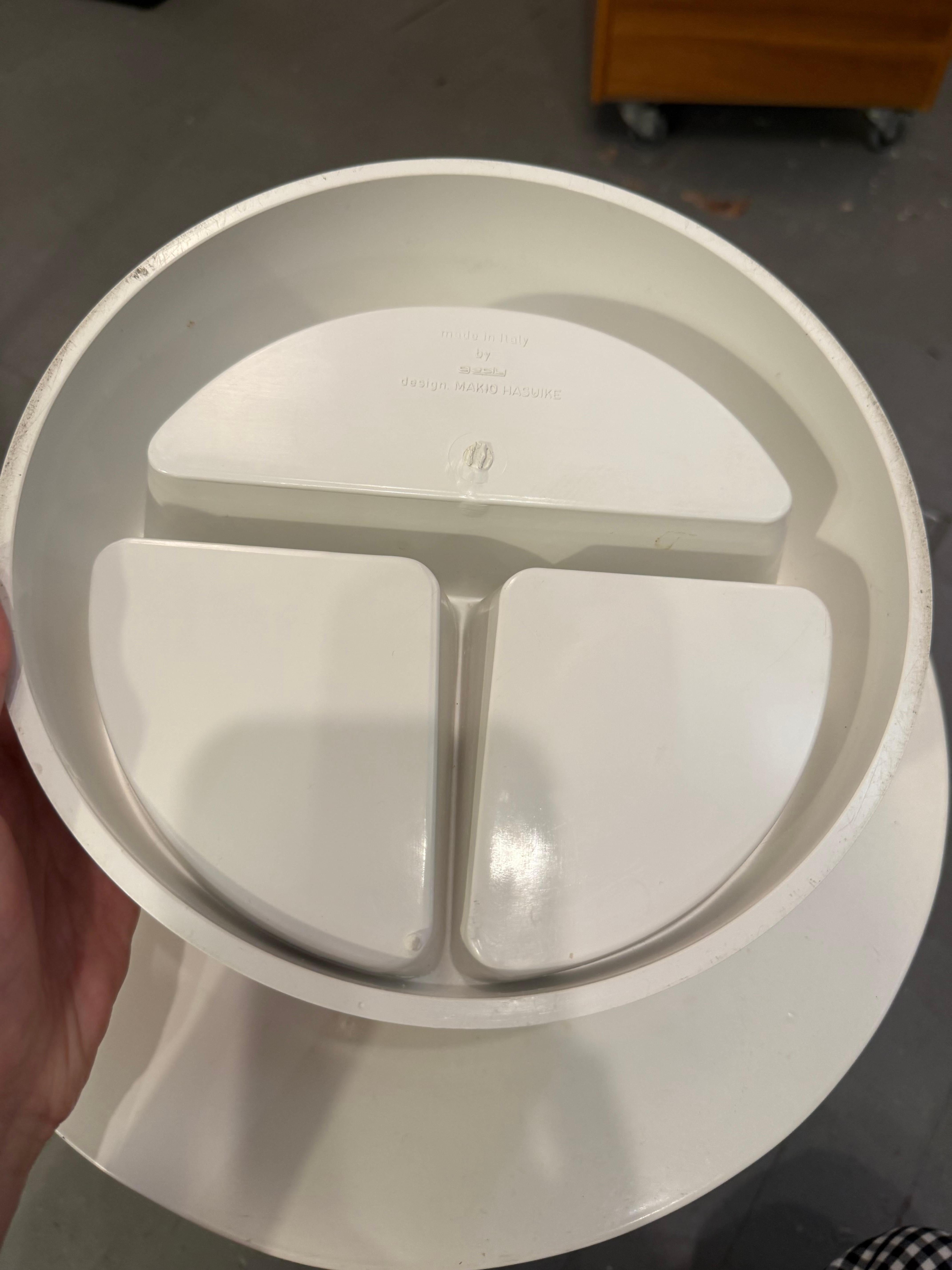 Coiffeuse ronde avec miroir, estampillée Gedy - Design Makio Hasuike Bon état - En vente à Pasadena, CA