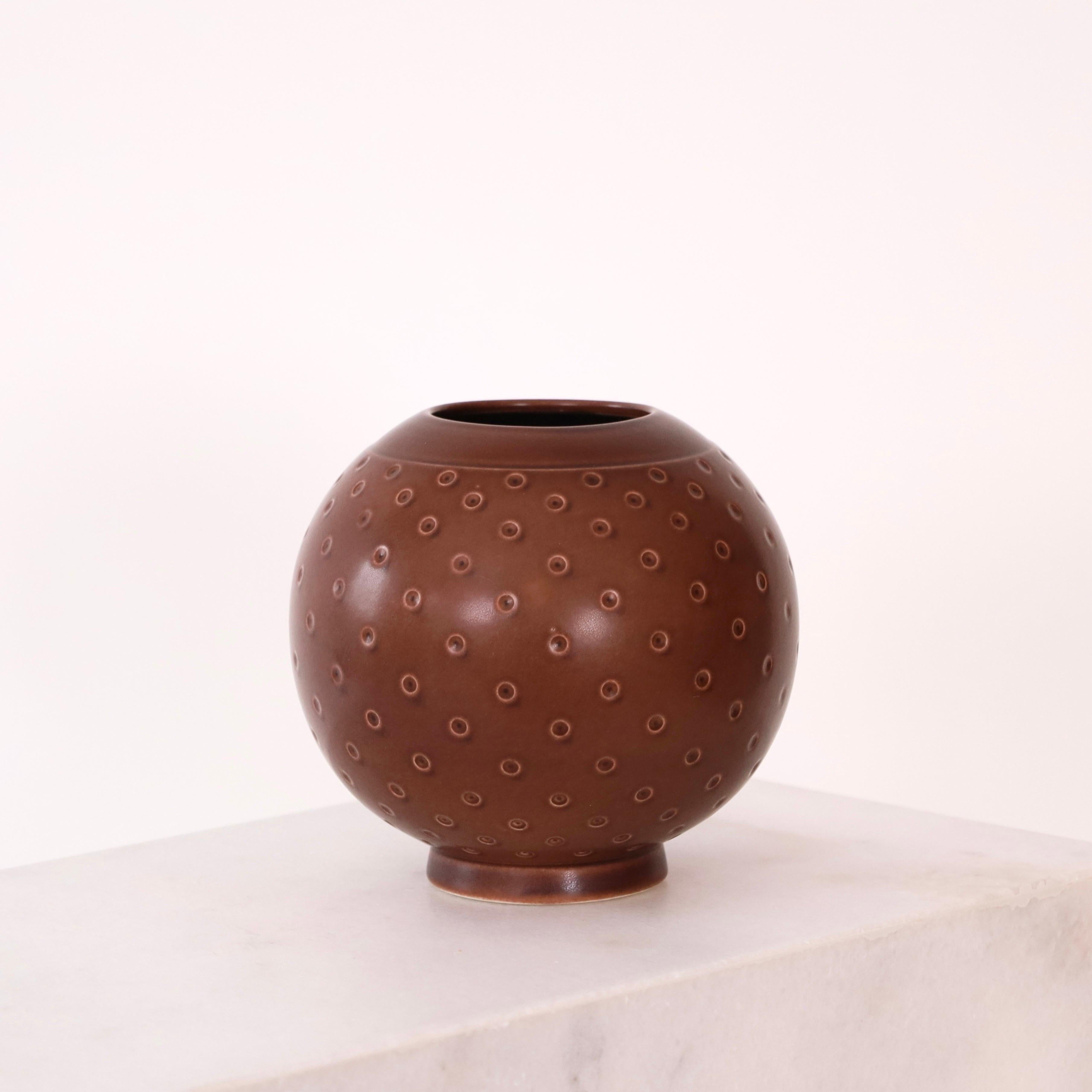 Vaso rotondo di Nils Thorsson per Aluminia, anni '30, Danimarca in vendita 5