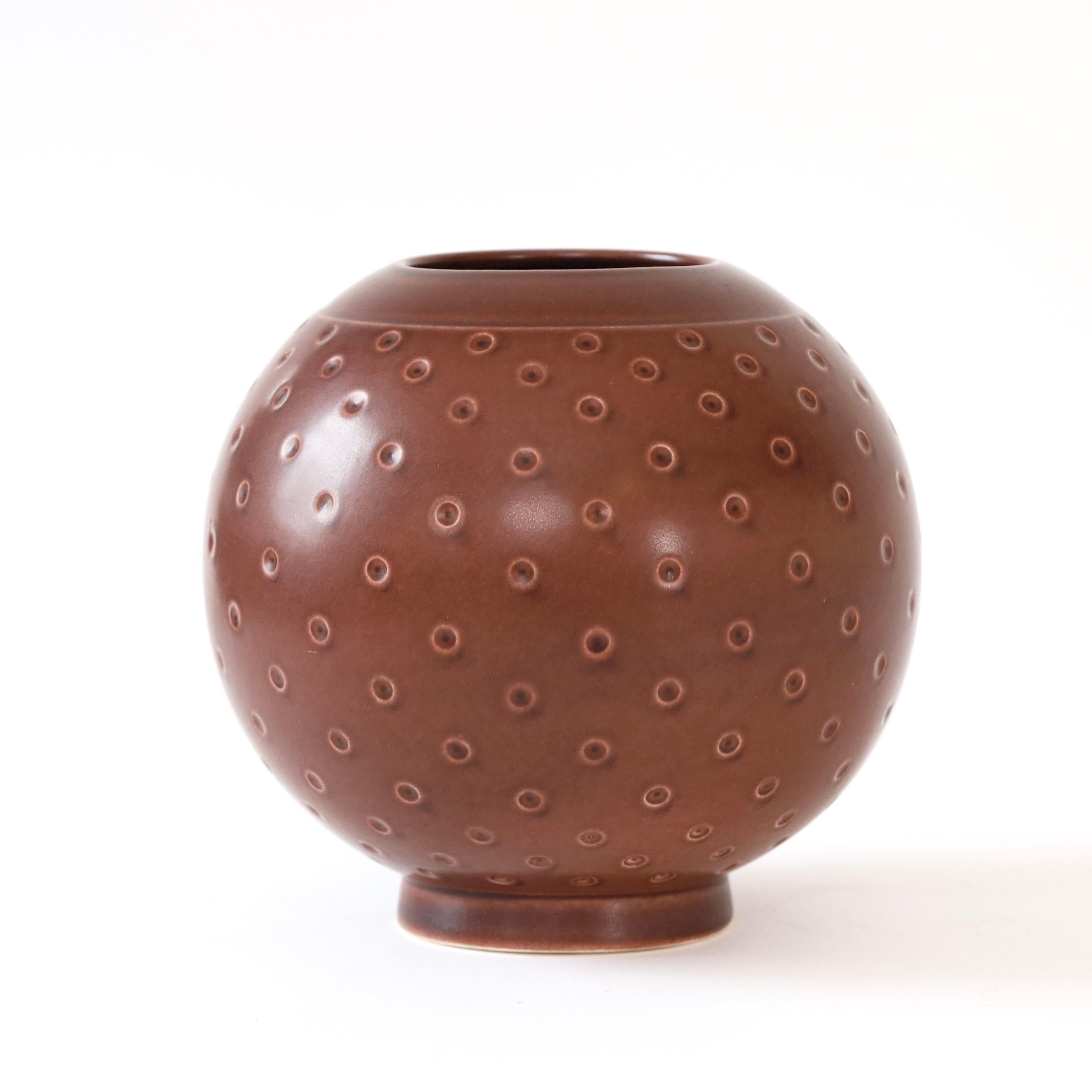 Ceramica Vaso rotondo di Nils Thorsson per Aluminia, anni '30, Danimarca in vendita