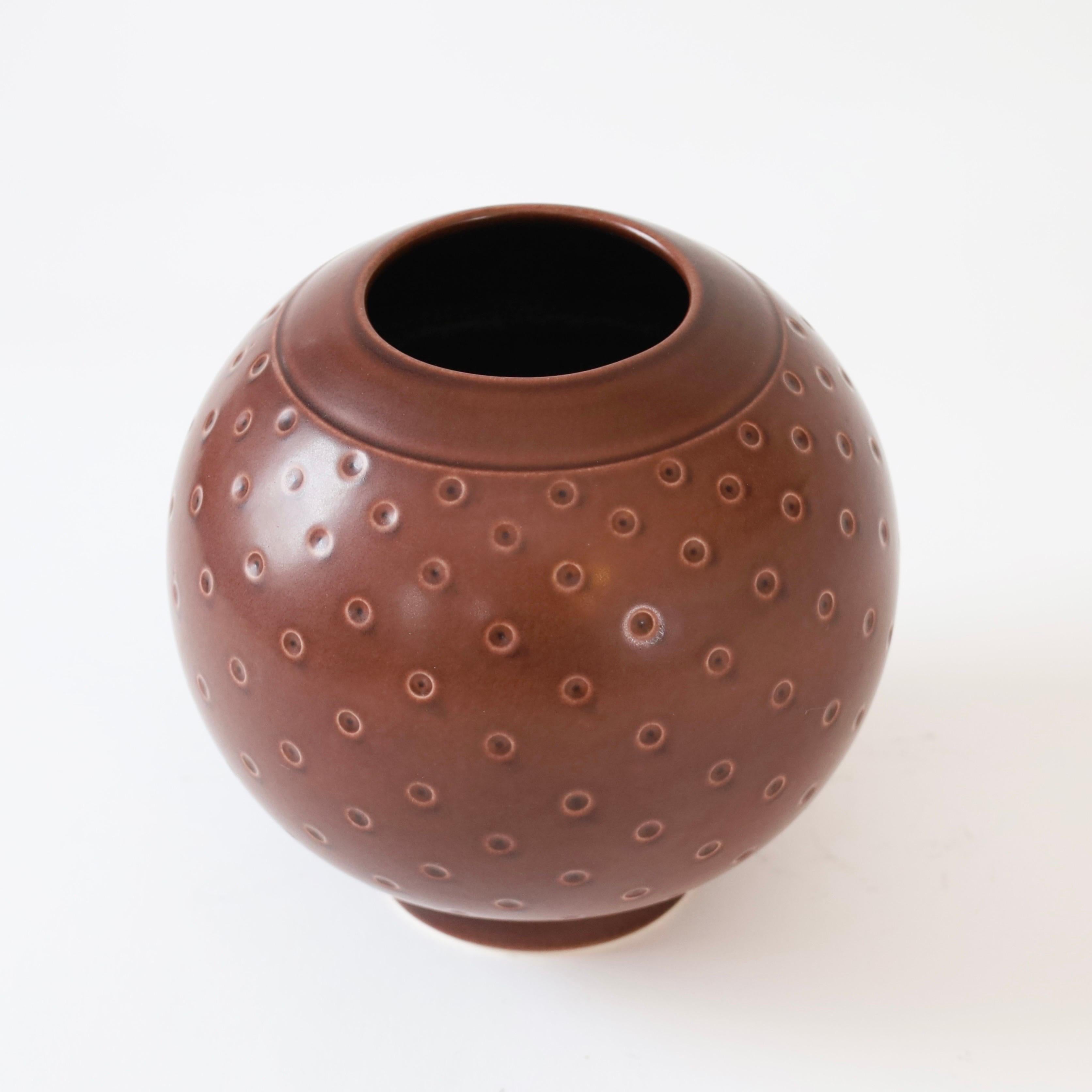 Vaso rotondo di Nils Thorsson per Aluminia, anni '30, Danimarca in vendita 1