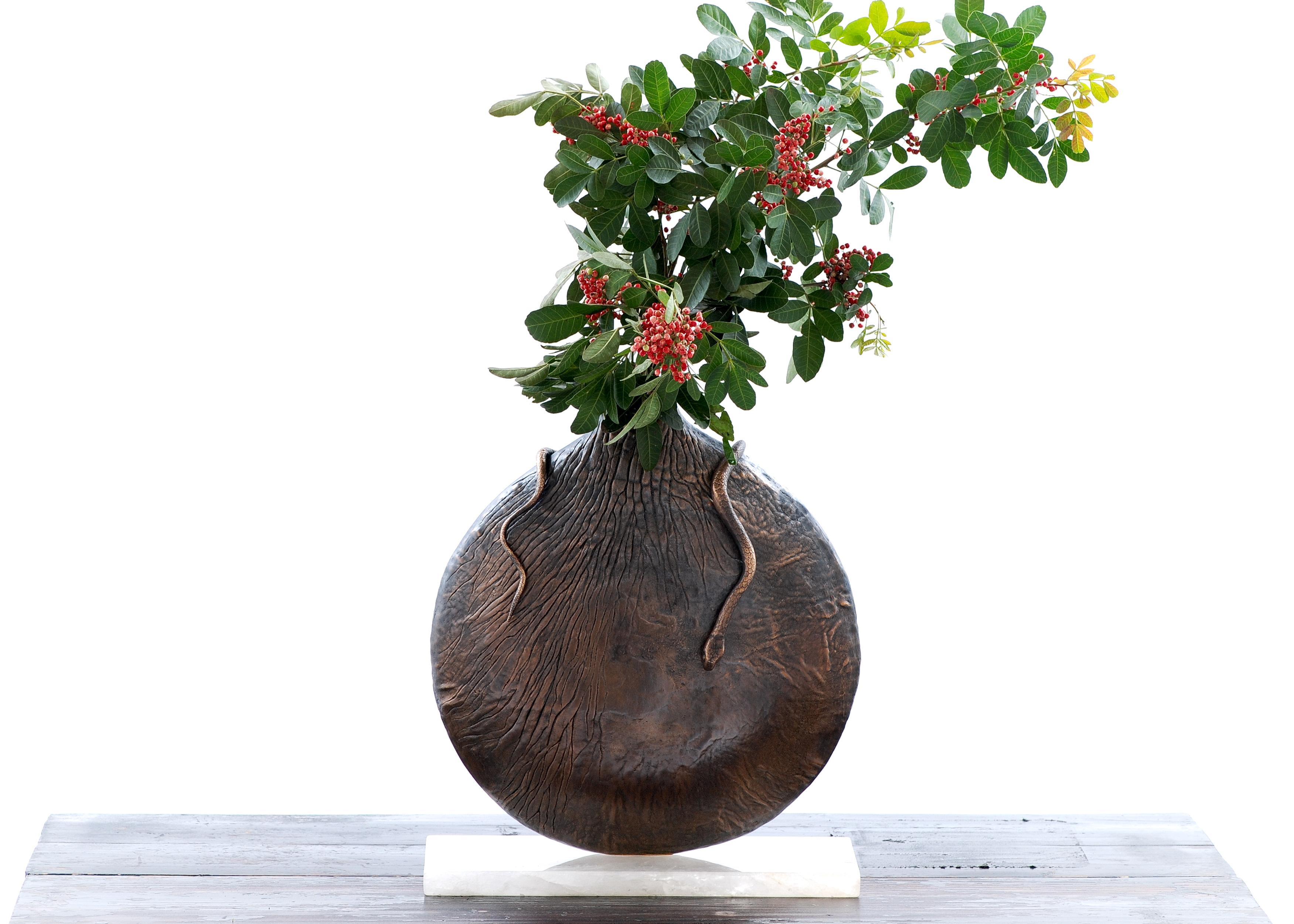Round Vase in Dark Bronze by FAKASAKA Design In New Condition In Geneve, CH