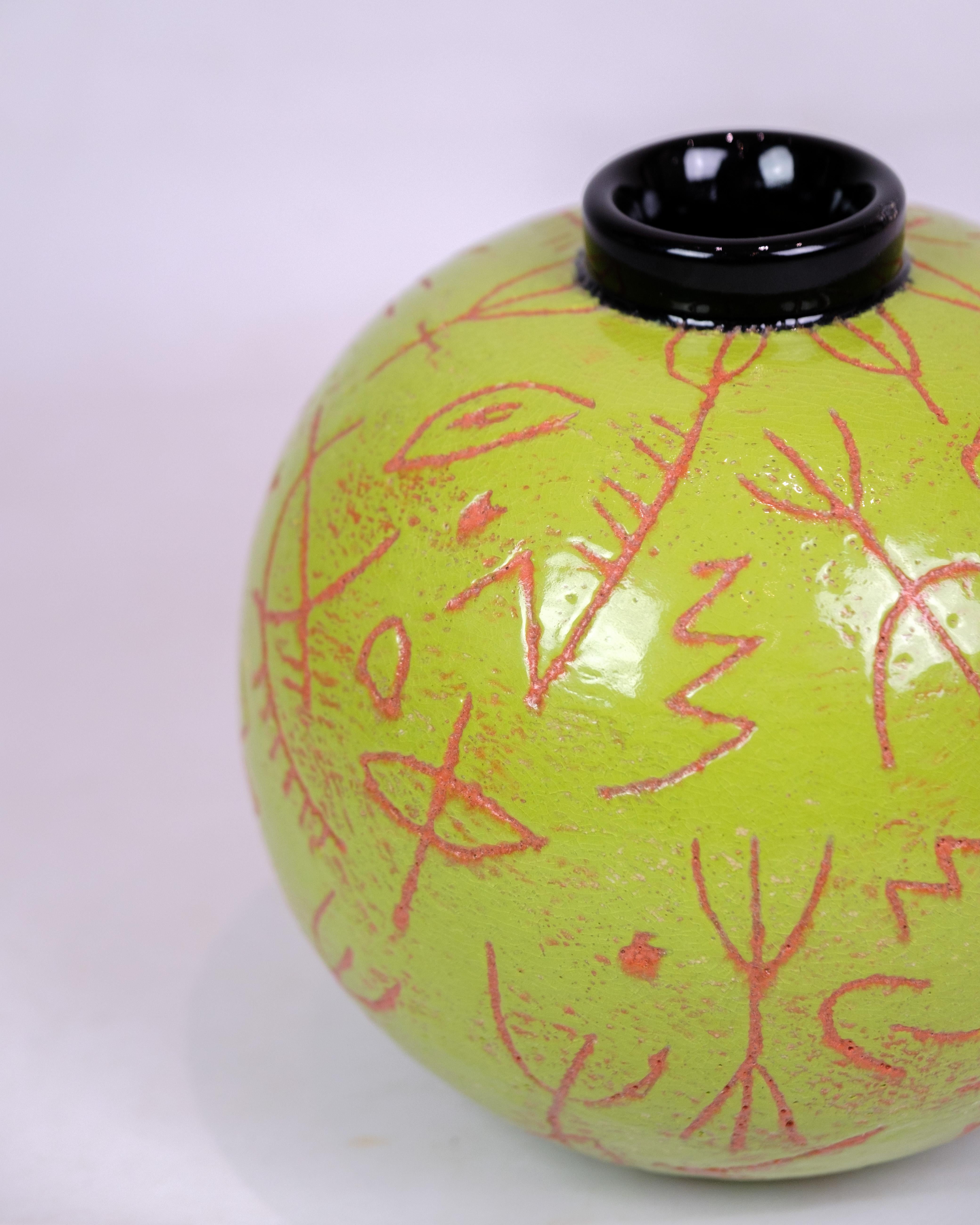 Runde Vase mit grüner Glasuhr, entworfen von Lene Regius aus den 1990er Jahren (Skandinavische Moderne) im Angebot