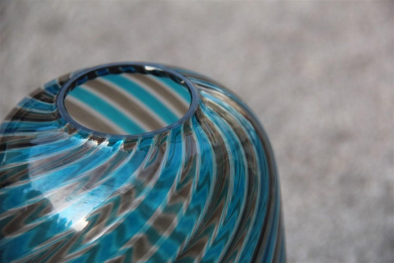 Round Venini Vase Murano Glass 1985 Multi-Color Italian Design In Good Condition For Sale In Palermo, Sicily