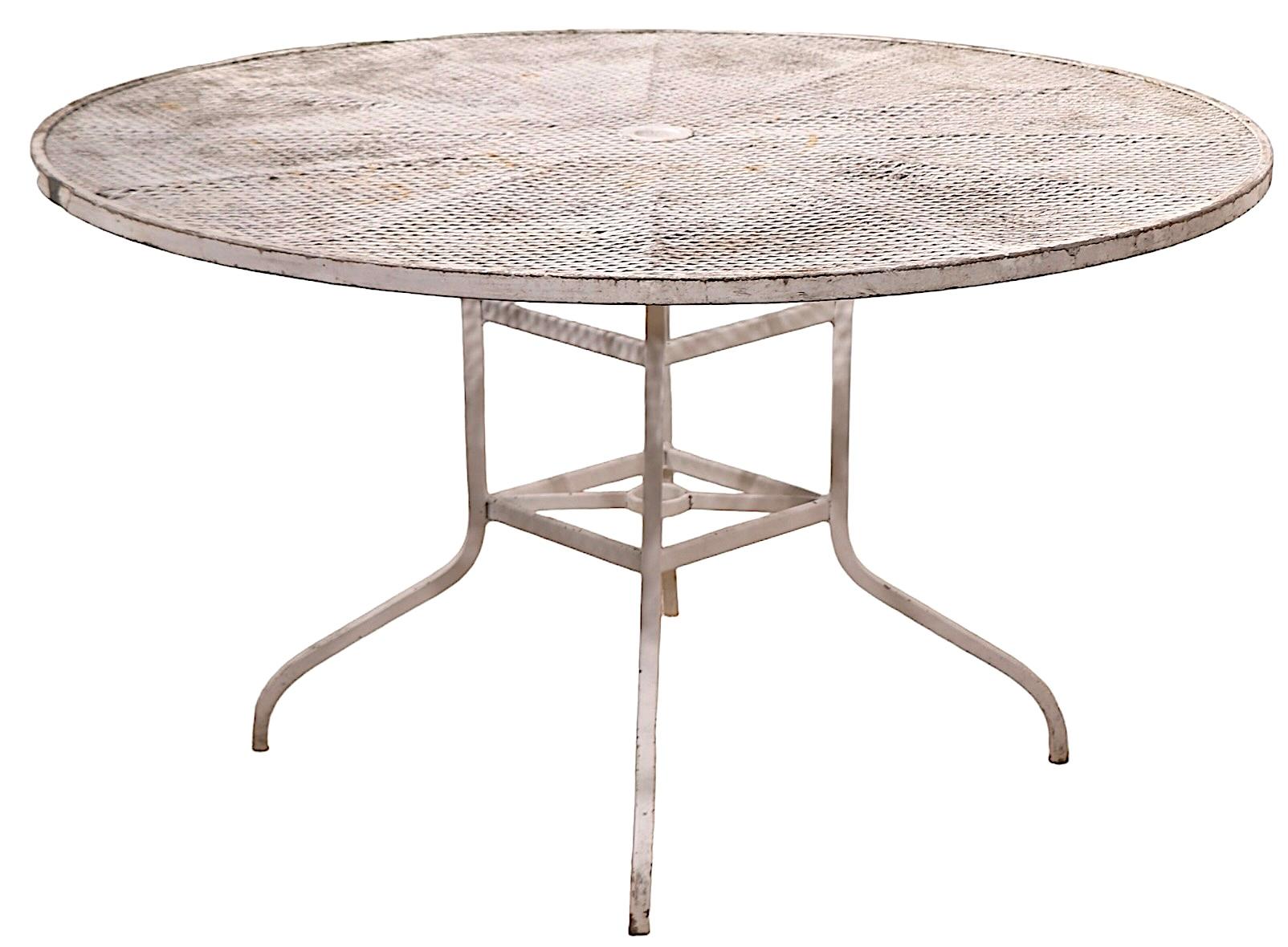 Mid-Century Modern Table de salle à manger ronde vintage pour jardin et patio en vente