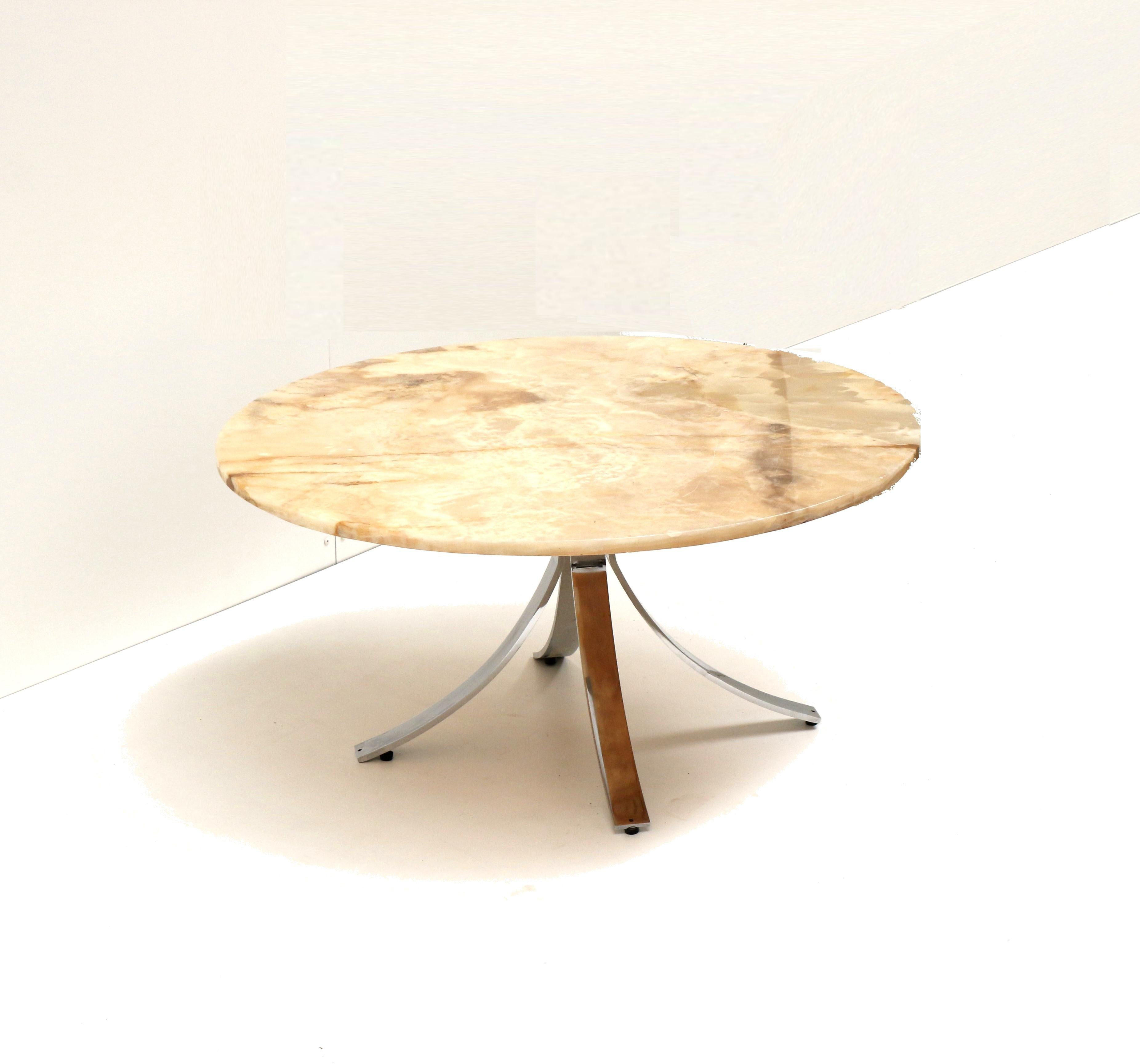 Onyx Table basse ronde vintage en onyx avec base chromée des années 70 en vente