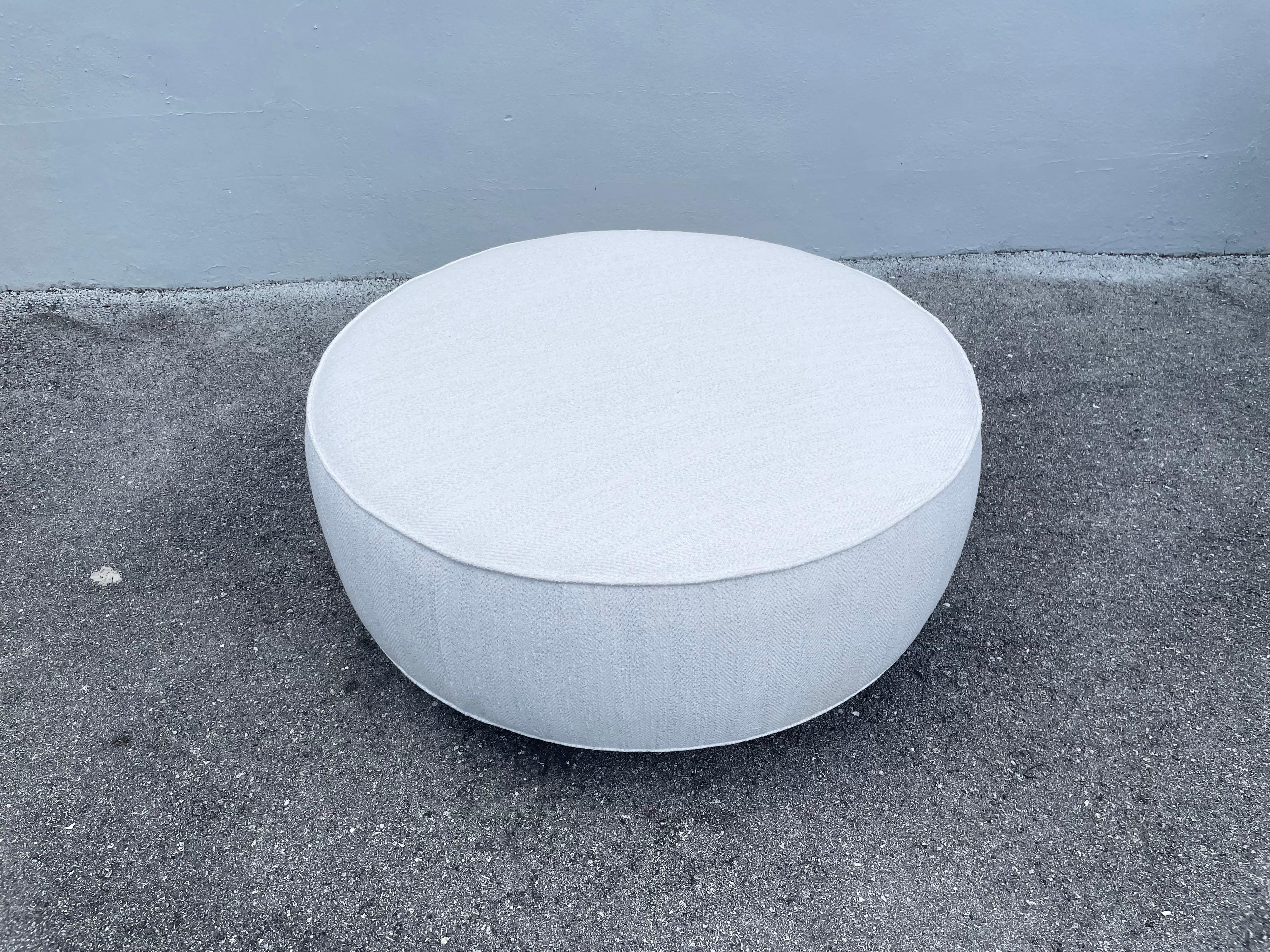 Round Vintage Ottoman by T.H. Robjohns-Gibbings In Good Condition For Sale In East Hampton, NY