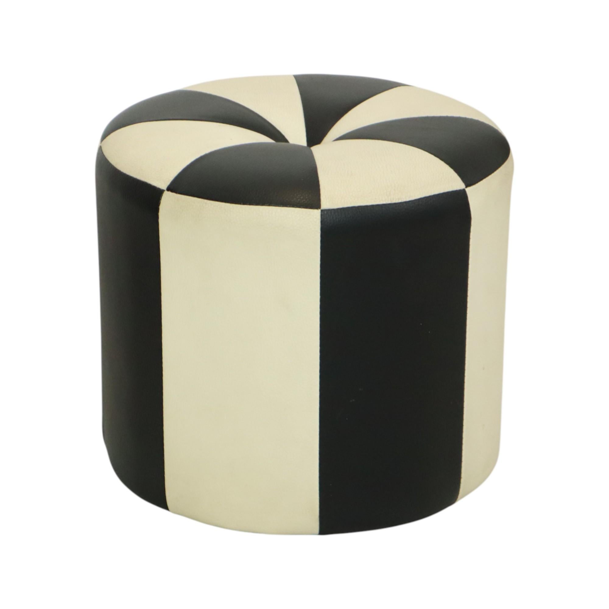 Round Vintage Pouf Black White Two-Tone Skai Sixties In Good Condition For Sale In Poperinge, BE