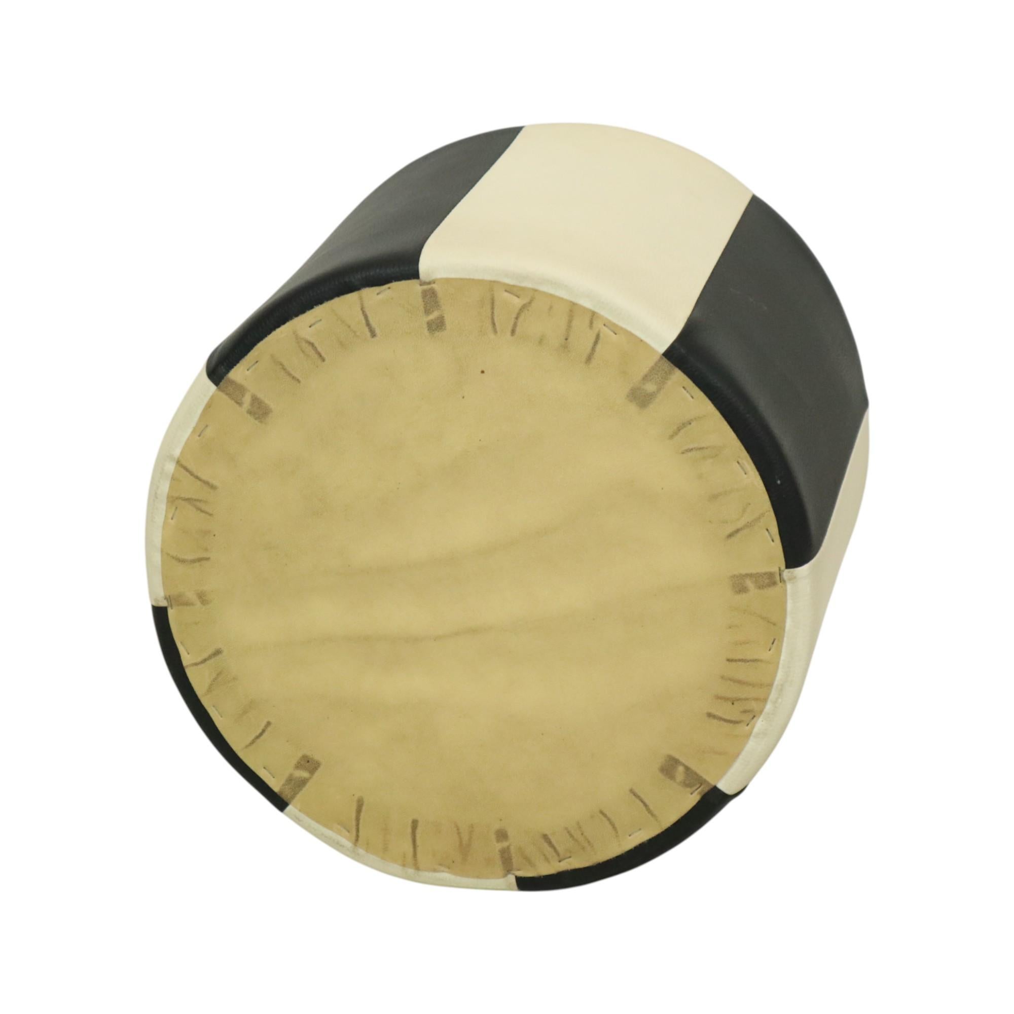 Round Vintage Pouf Black White Two-Tone Skai Sixties For Sale 2