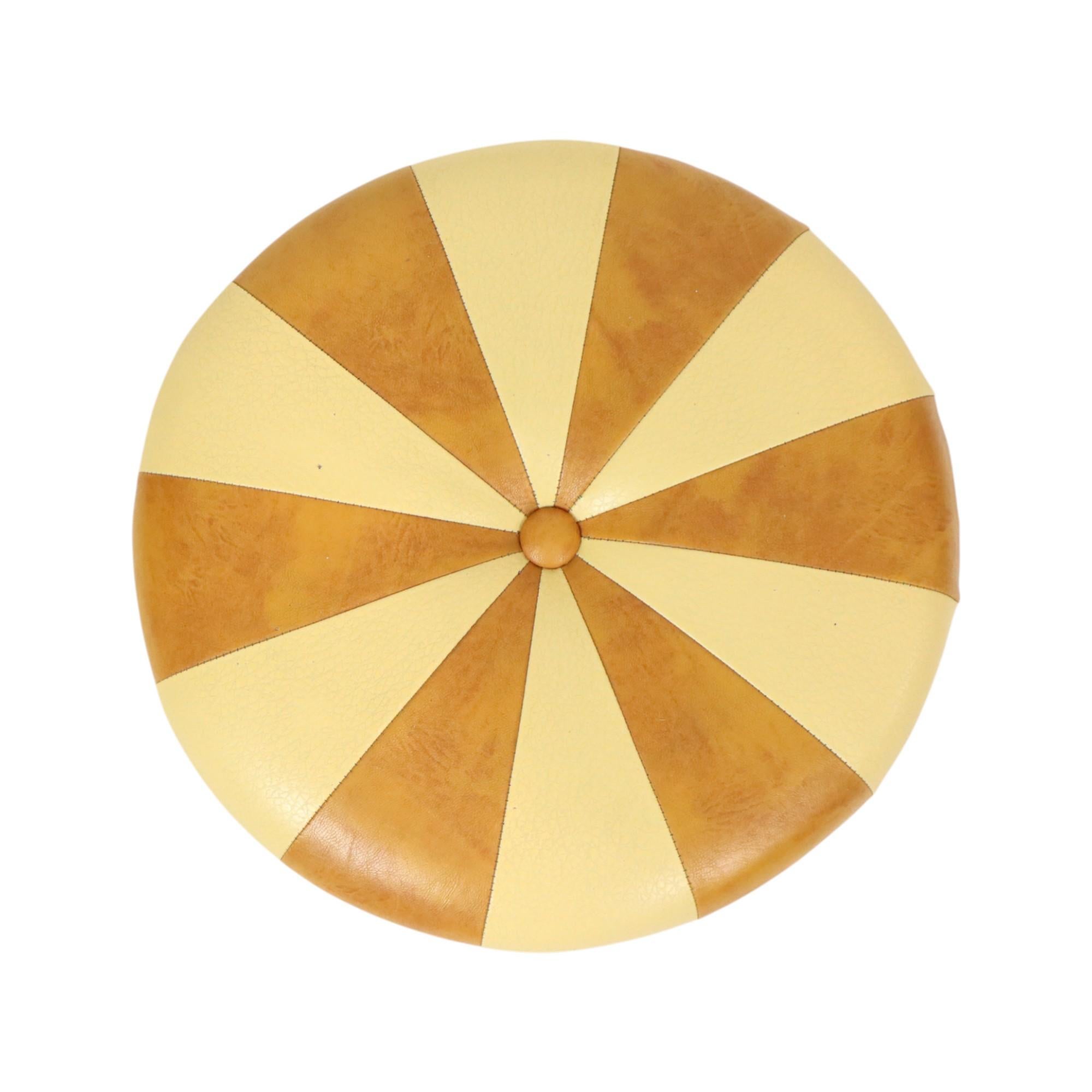 Round Vintage Pouf Brown Beige Two-tone Skai Sixties In Good Condition For Sale In Poperinge, BE