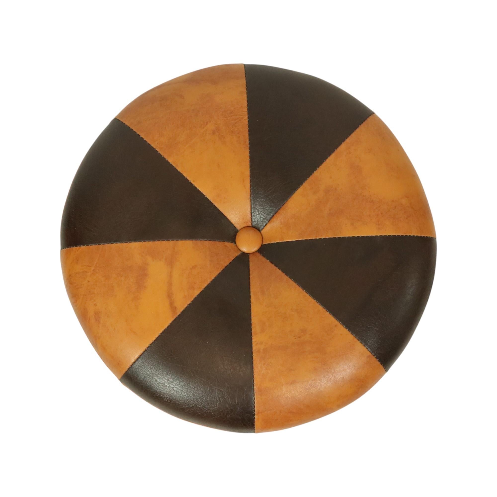 Runde Vintage Pouf Braun Kamel Zweifarbig Skai Sechziger Jahre (Patchwork) im Angebot