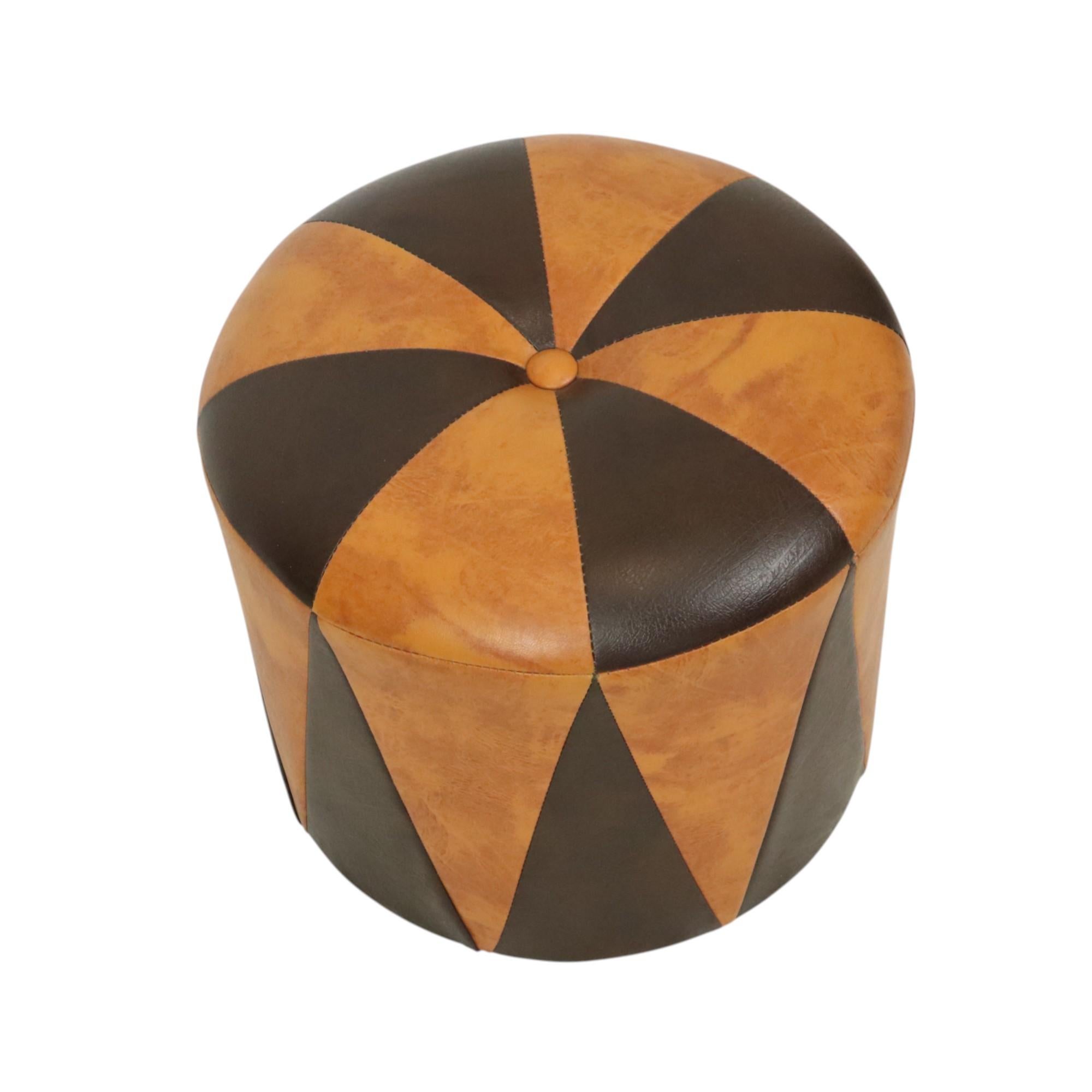 Runde Vintage Pouf Braun Kamel Zweifarbig Skai Sechziger Jahre im Angebot 1