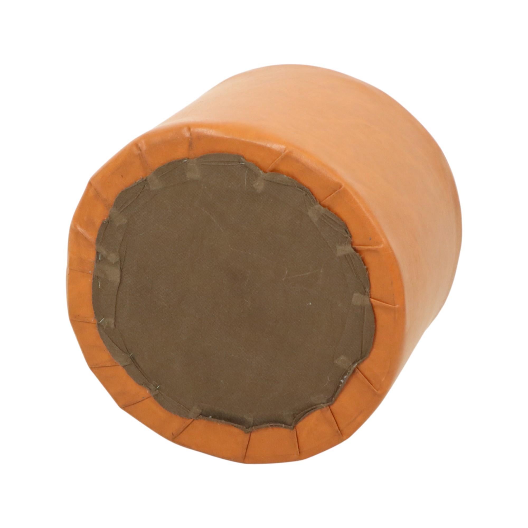 Runde Vintage Pouf Braun Skai Leder Sternmotiv Sechziger Jahre im Angebot 4