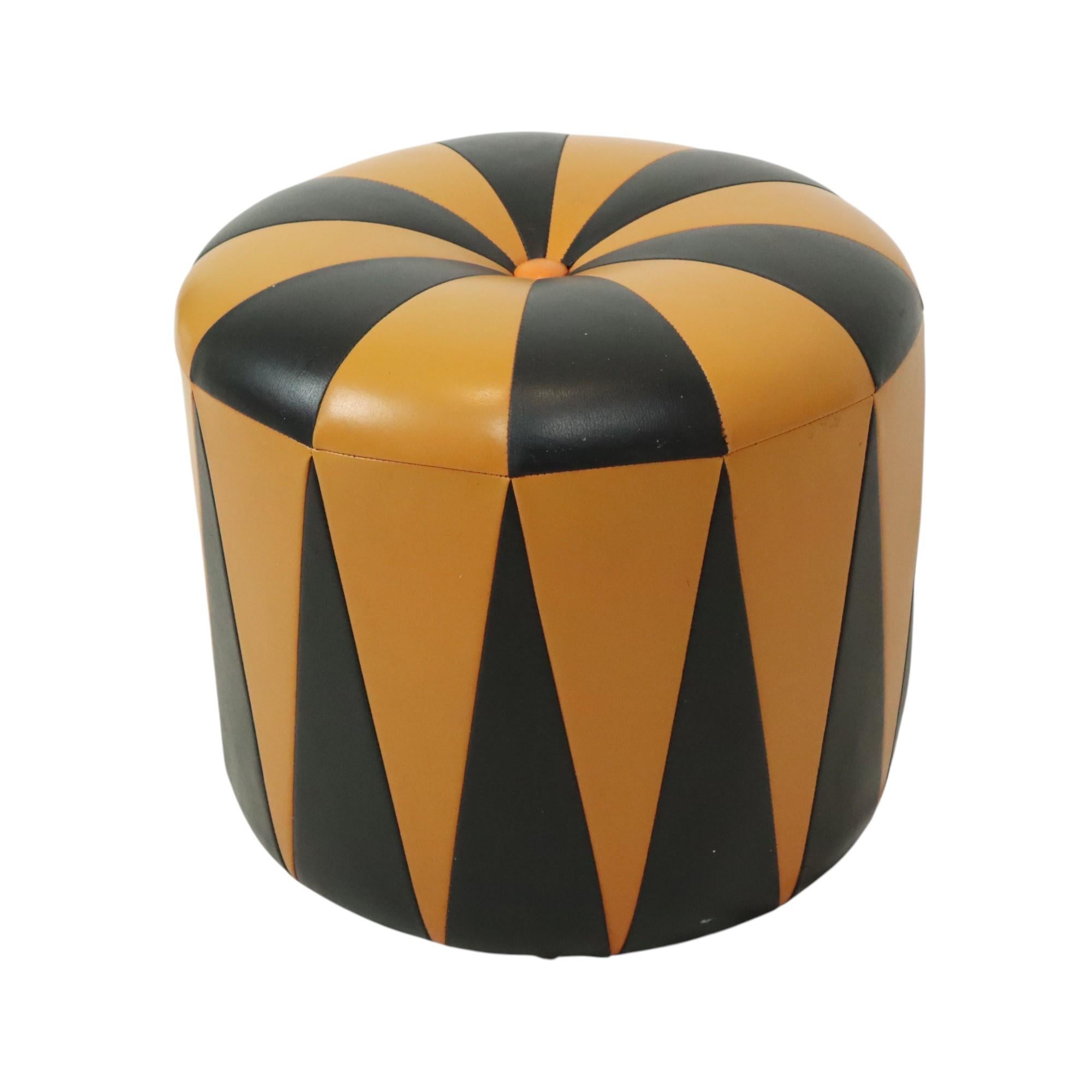 Round Vintage Pouf Orange Black Leatherette 1960s In Fair Condition For Sale In Poperinge, BE
