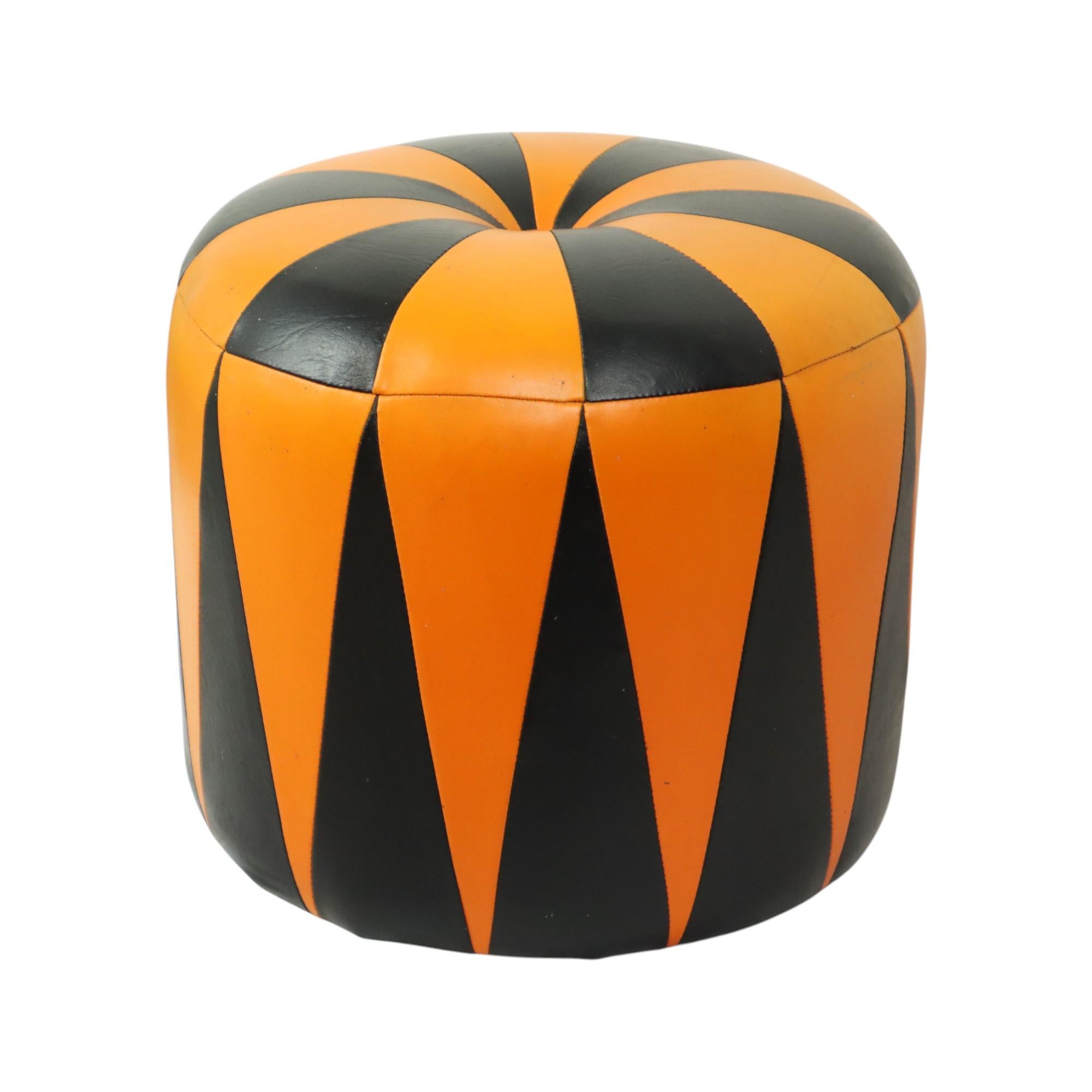 Round Vintage Pouf Orange Black Two-tone Skai Sixties For Sale 6