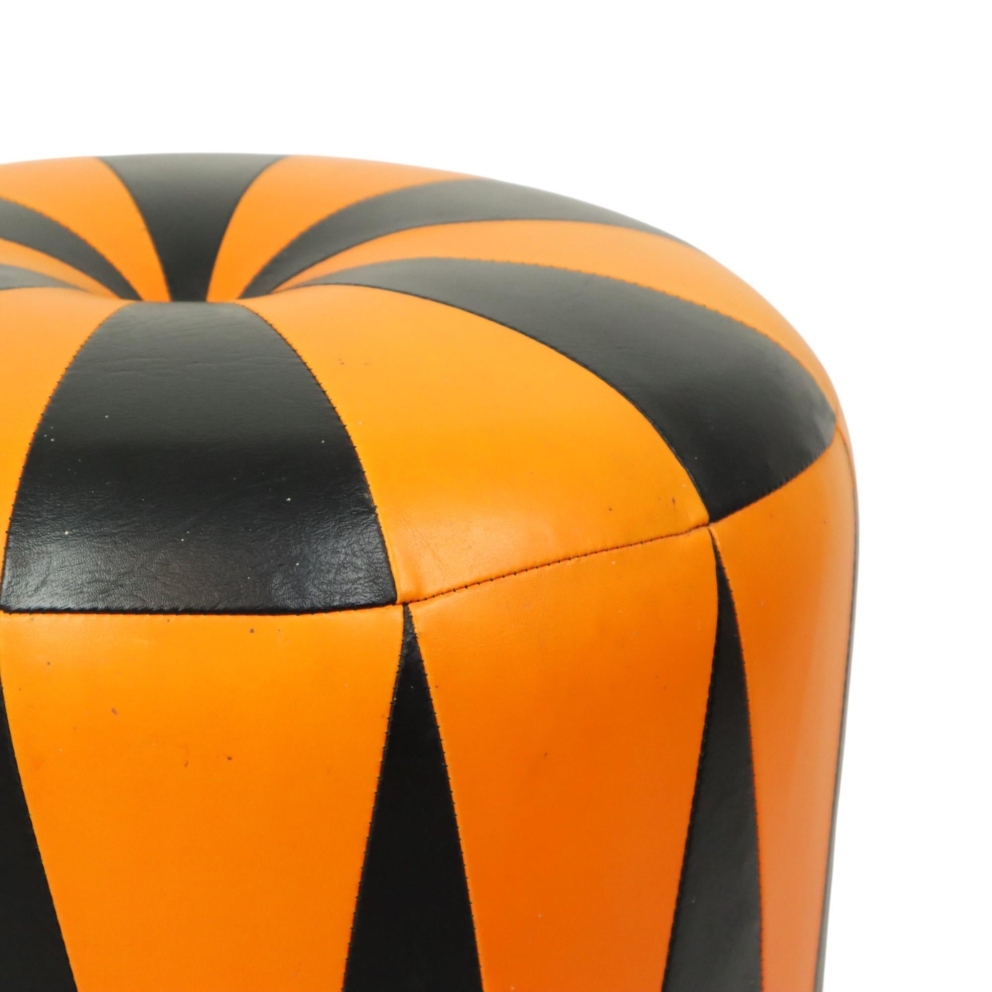 Round Vintage Pouf Orange Black Two-tone Skai Sixties For Sale 1