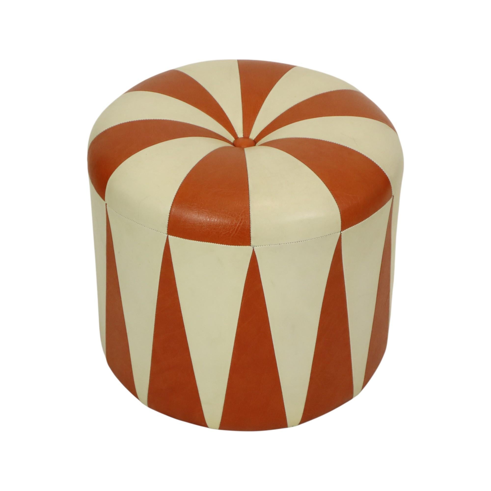 Round Vintage Pouf Orange Cream Two-Tone Skai Sixties In Good Condition For Sale In Poperinge, BE