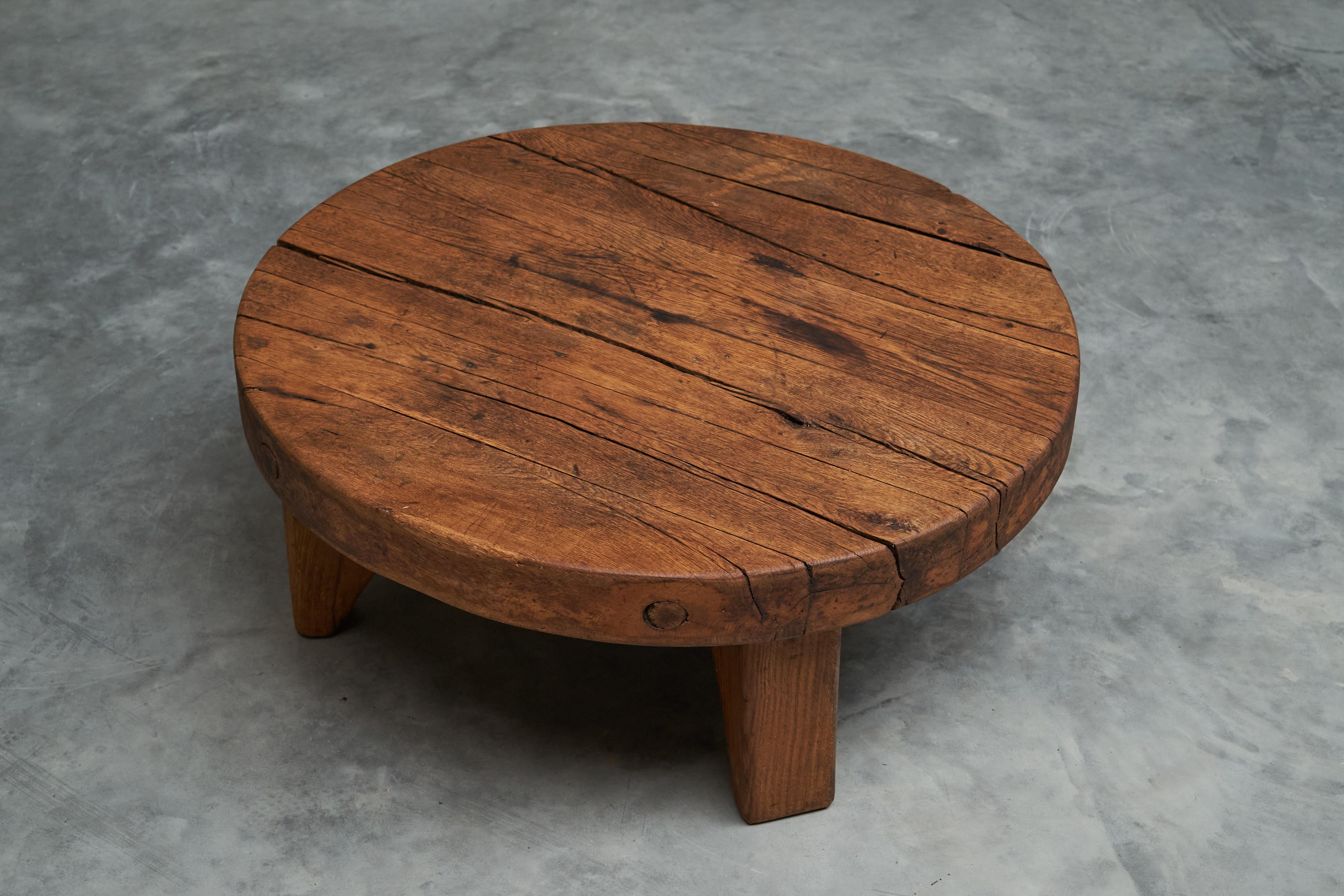 Round Wabi Sabi Coffee Table in Solid Oak 1960s For Sale 3