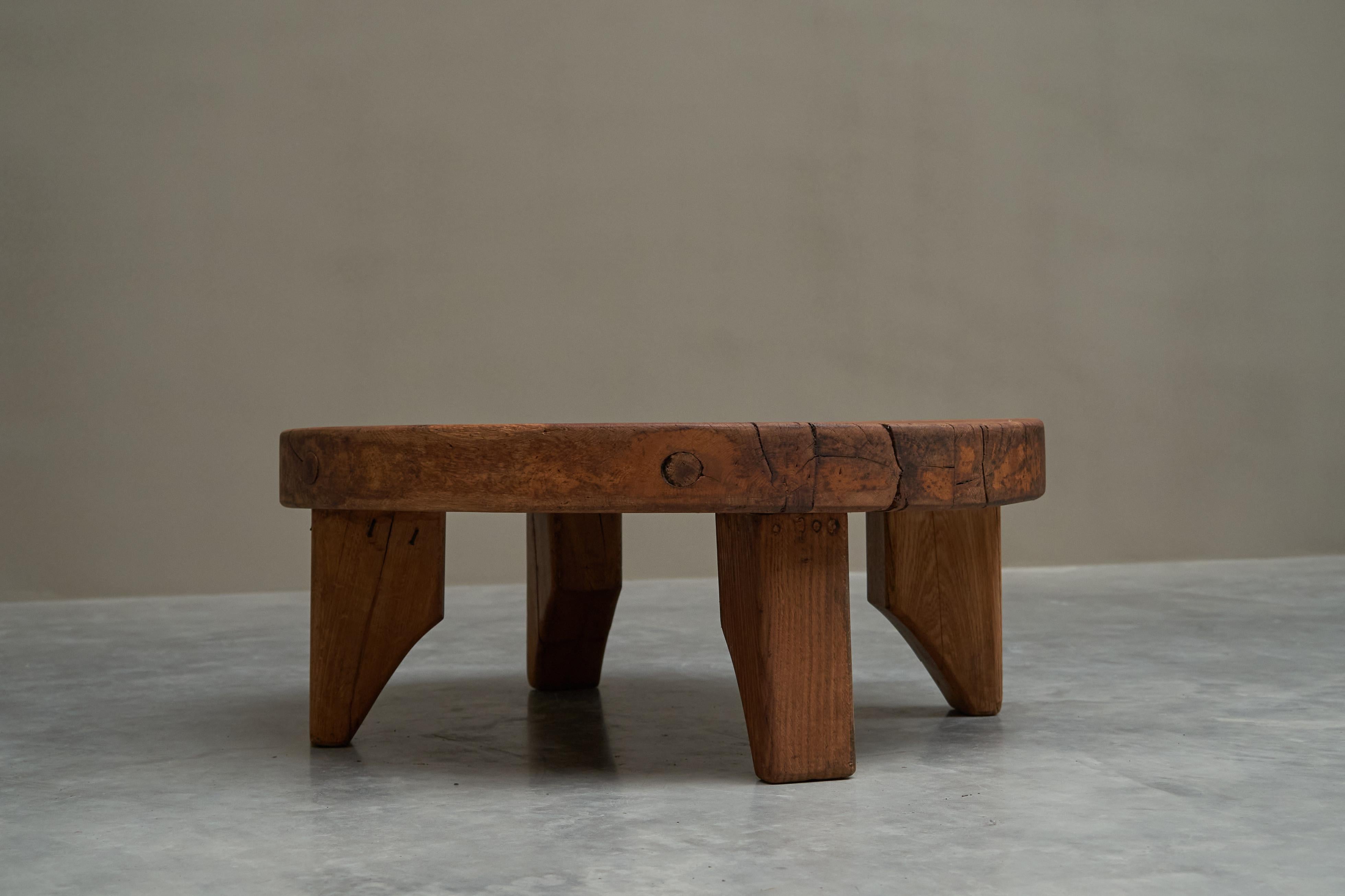 Hand-Crafted Round Wabi Sabi Coffee Table in Solid Oak 1960s For Sale