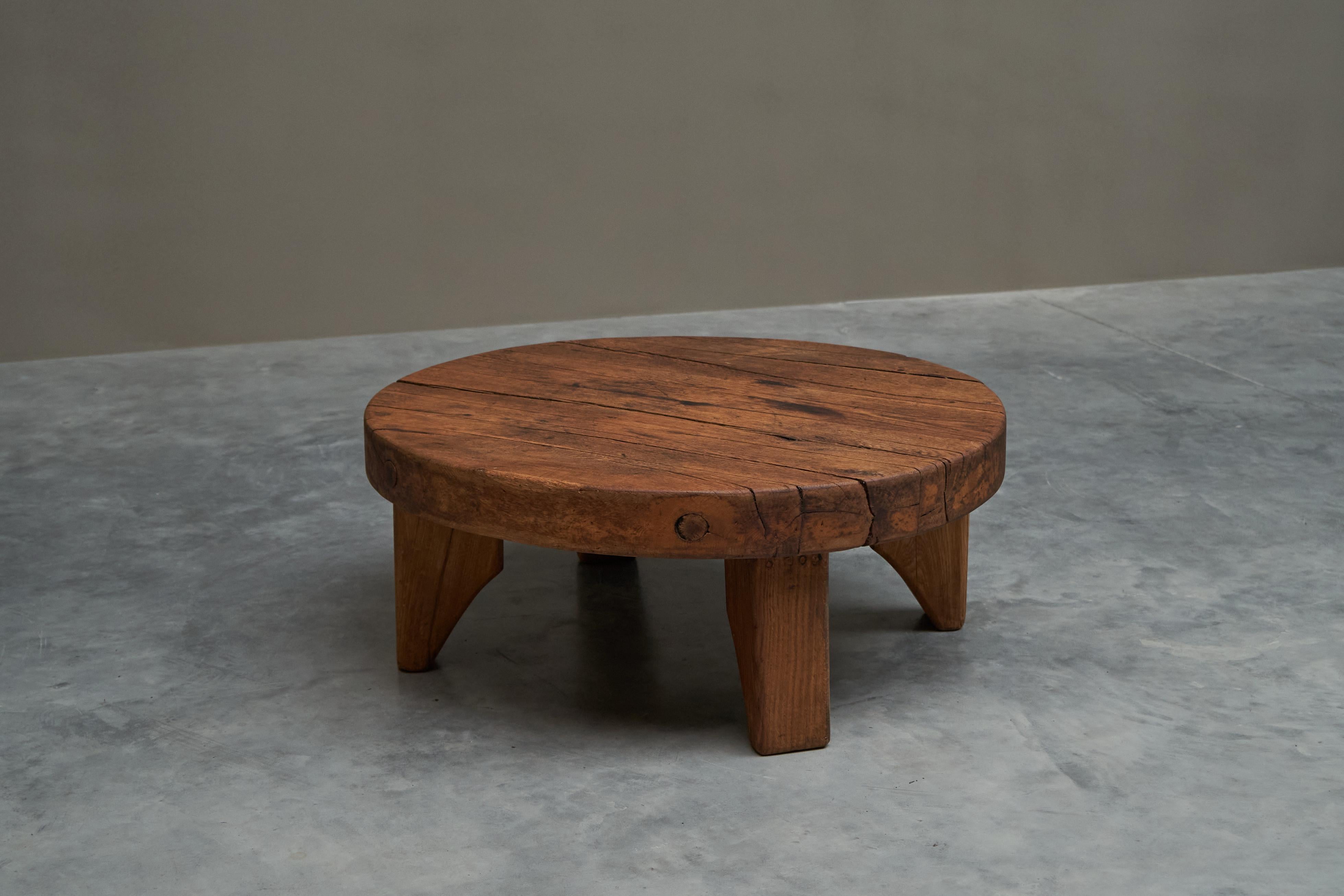 Wood Round Wabi Sabi Coffee Table in Solid Oak 1960s For Sale