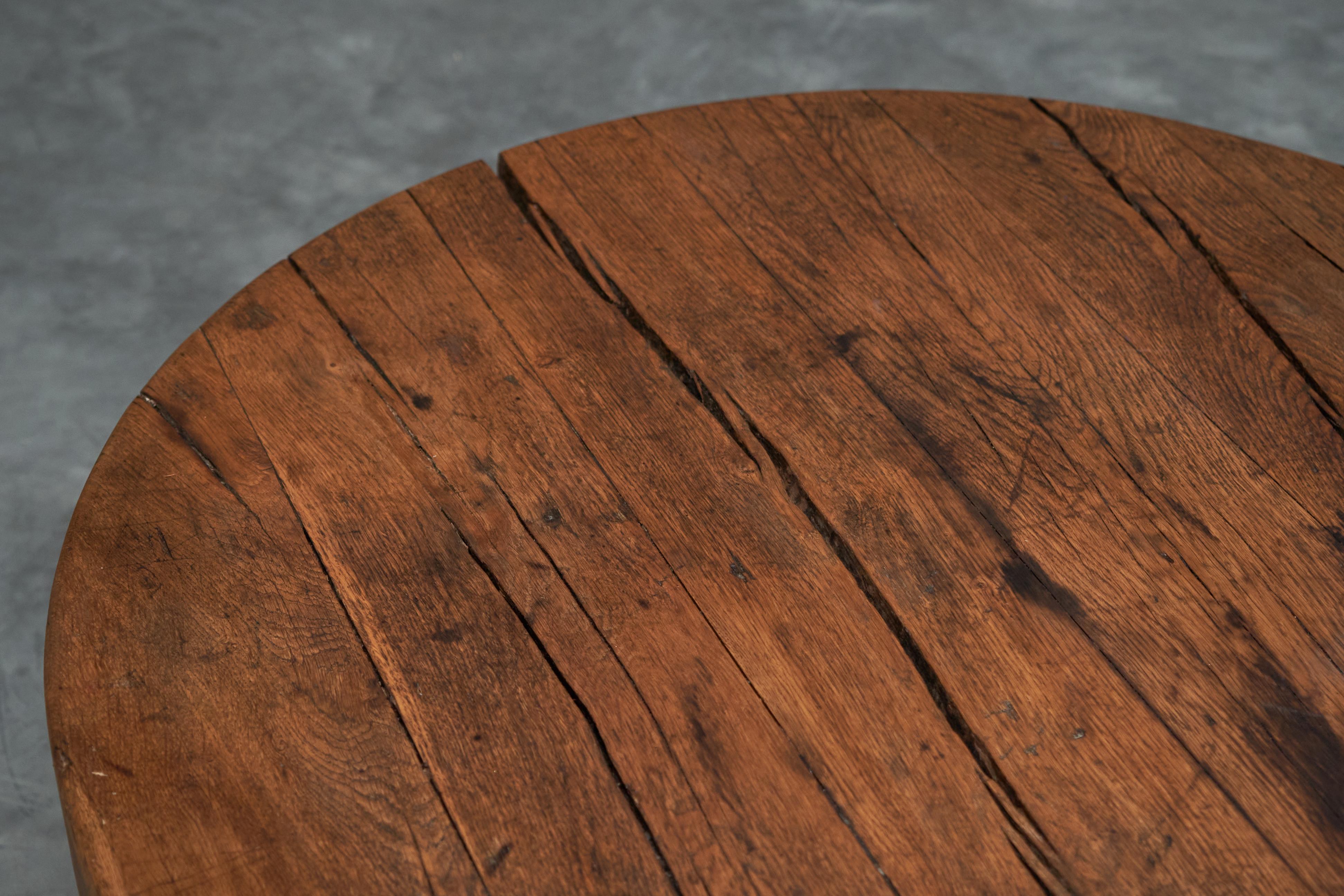 Round Wabi Sabi Coffee Table in Solid Oak 1960s For Sale 1