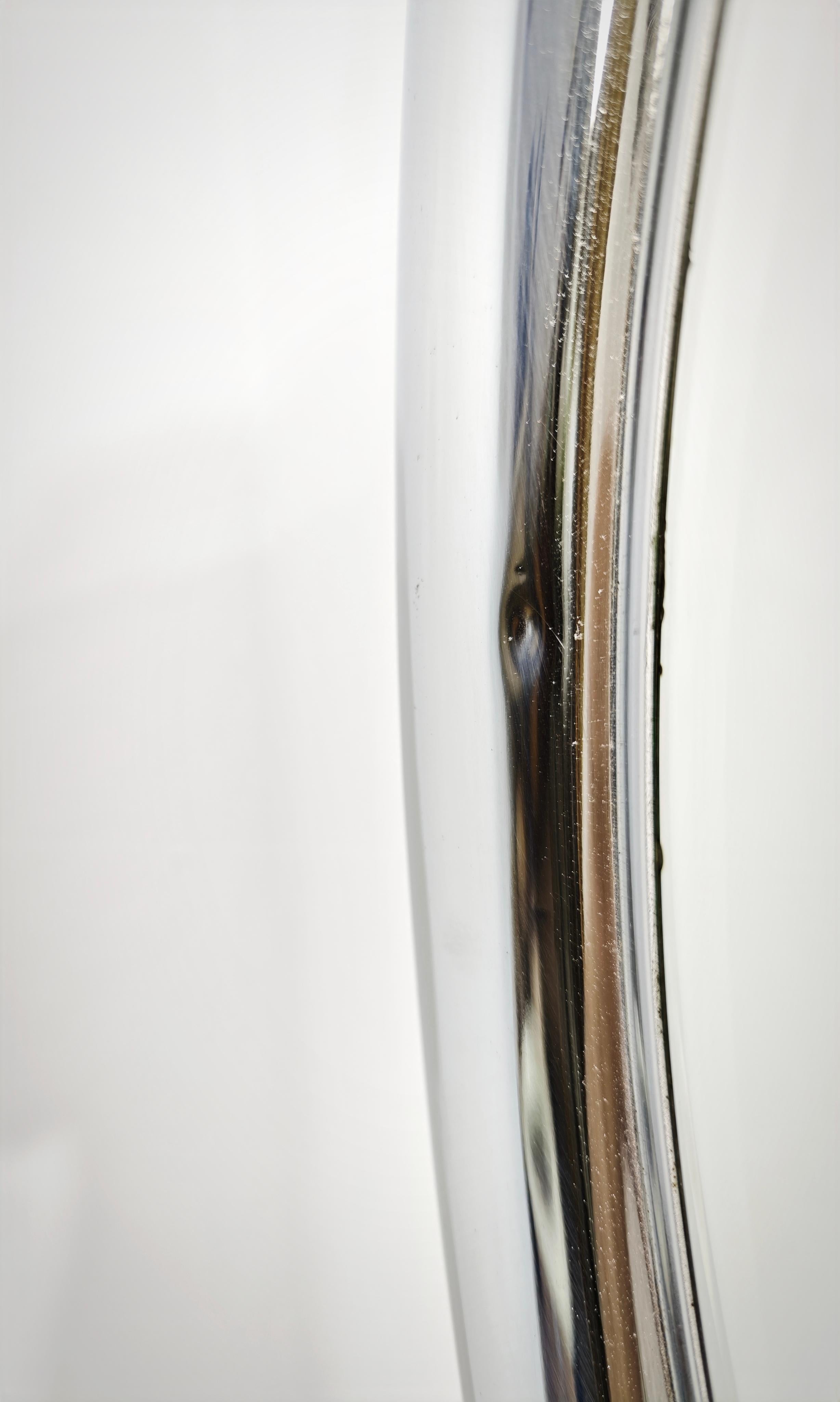Miroir mural rond en acier et verre biseauté Reggiani Mid-Century  Italie années 1960 5