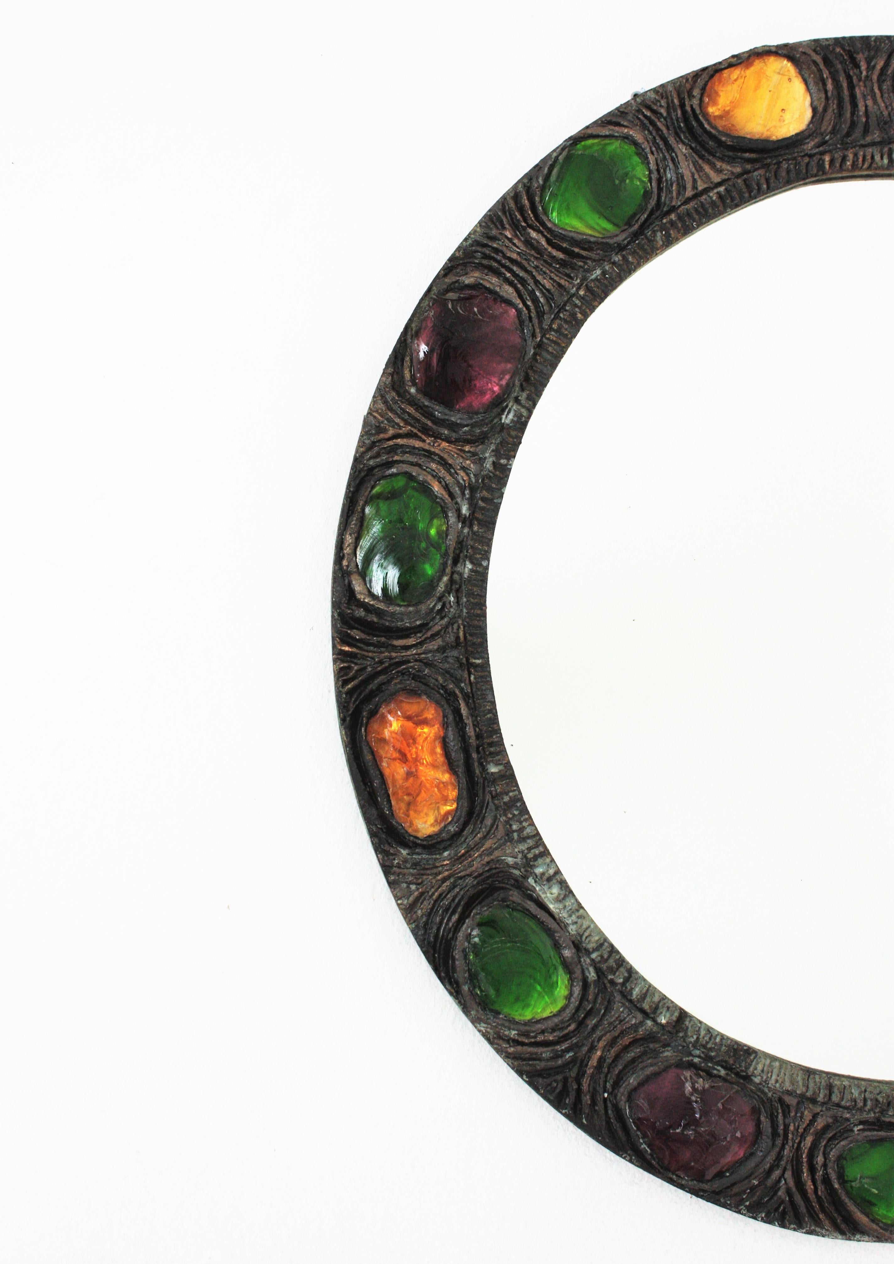 Round Wall Mirror with Multi Color Rock Crystals in Green, Yellow and Purple In Good Condition For Sale In Barcelona, ES